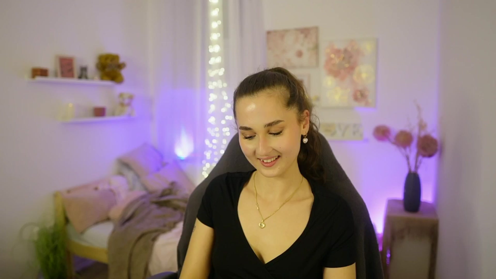 Gallery image thumbnail from Anita_Grey_'s myfreecams stream on, 11/02/2025, 22:24 image 6 of 20