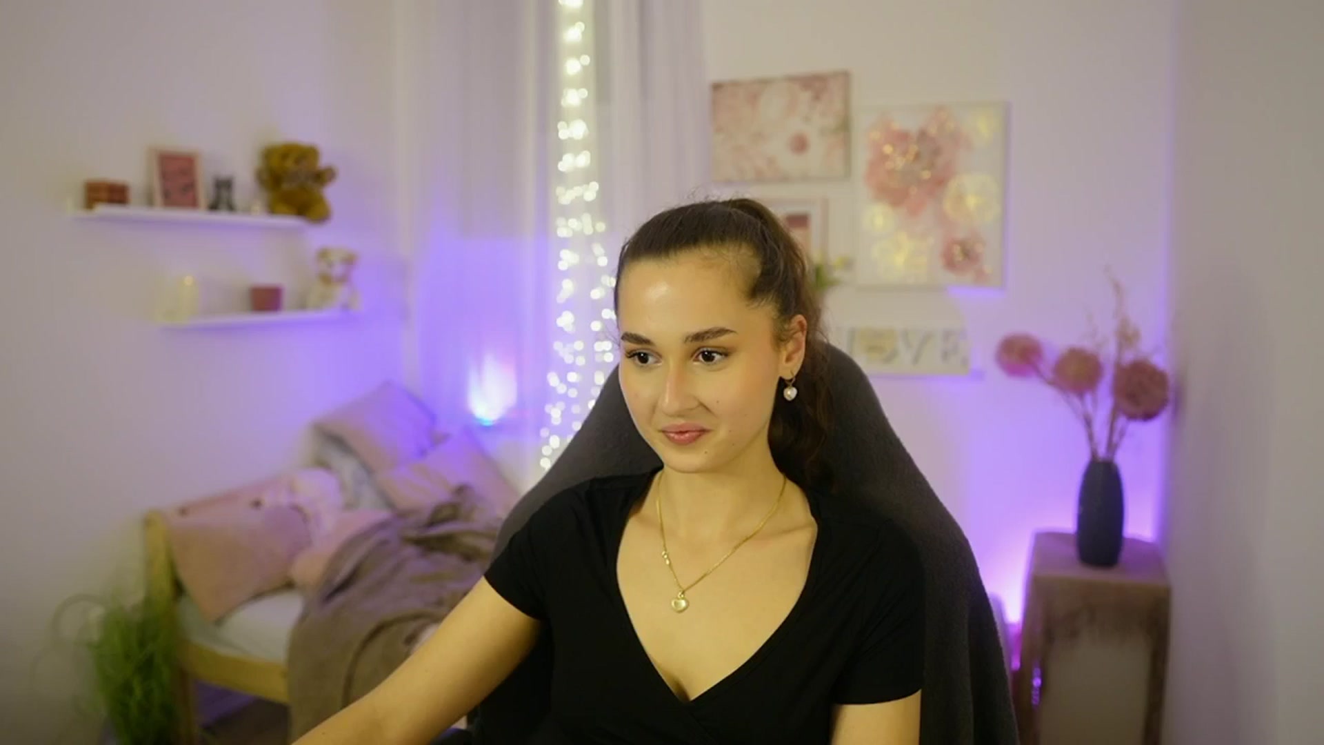Gallery image thumbnail from Anita_Grey_'s myfreecams stream on, 11/02/2025, 22:24 image 7 of 20