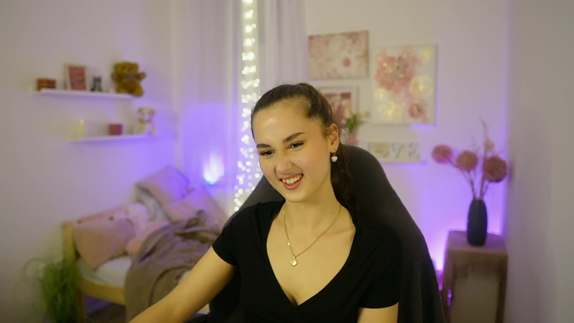 Gallery image thumbnail from Anita_Grey_'s myfreecams stream on, 11/02/2025, 22:24 image 5 of 20