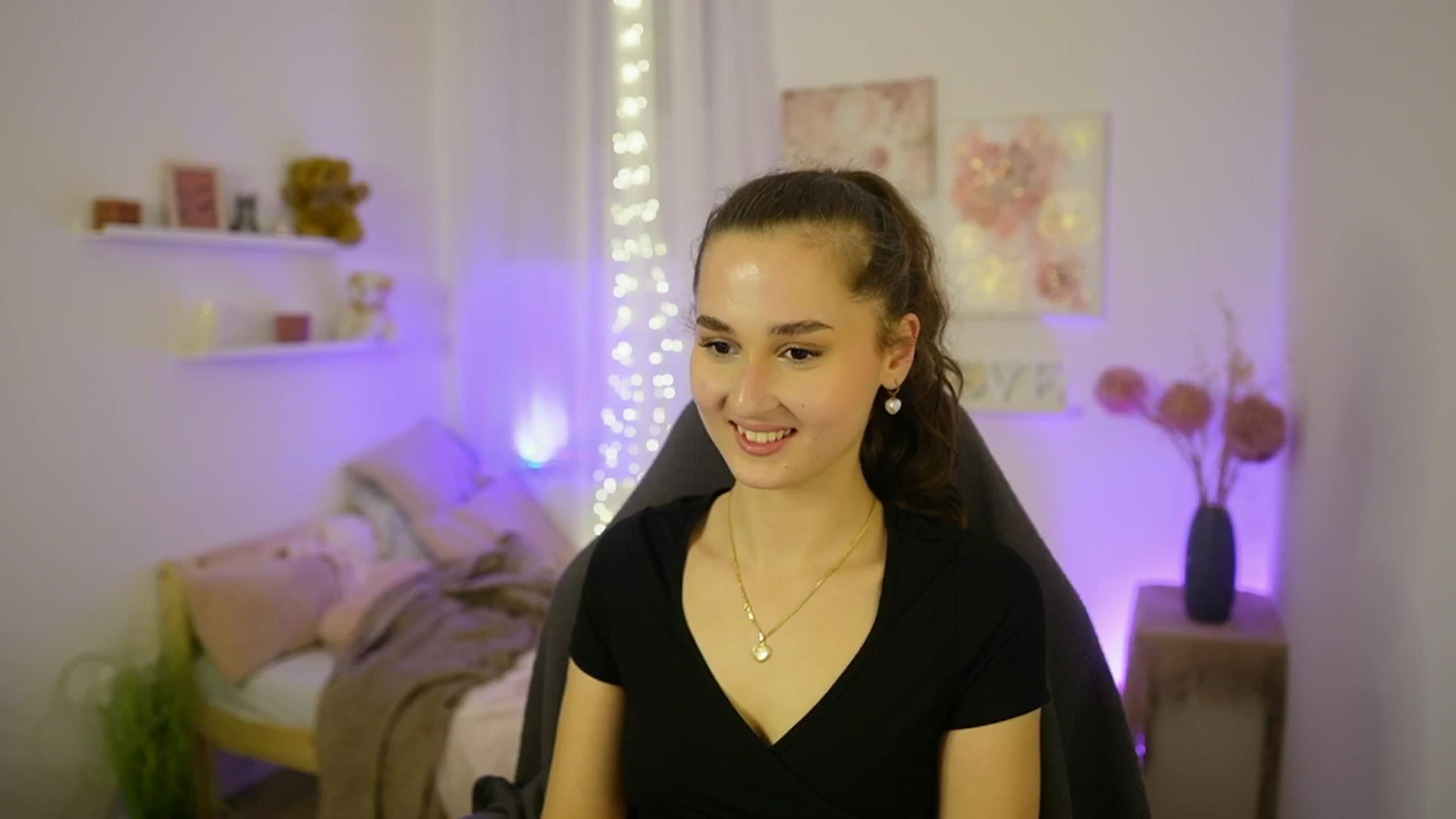 Gallery image thumbnail from Anita_Grey_'s myfreecams stream on, 11/02/2025, 22:24 image 14 of 20