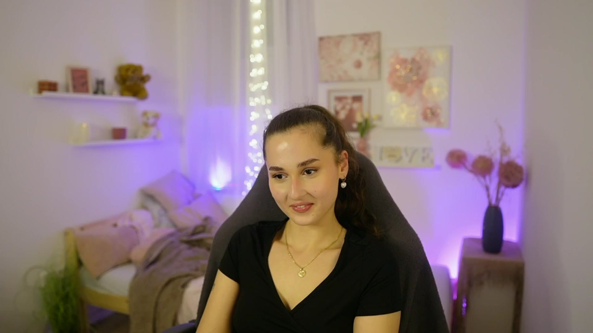 Gallery image thumbnail from Anita_Grey_'s myfreecams stream on, 11/02/2025, 22:24 image 12 of 20