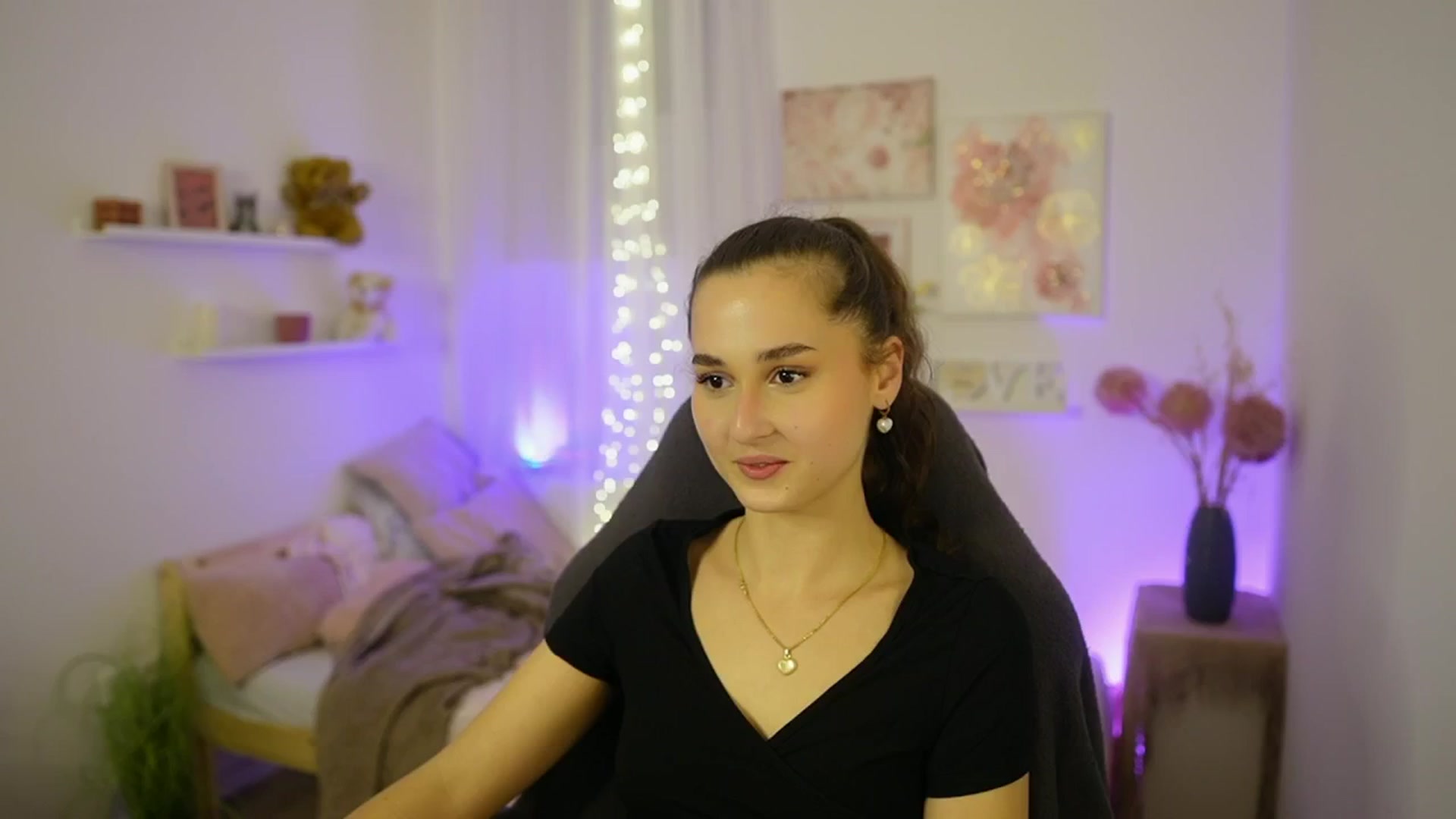 Gallery image thumbnail from Anita_Grey_'s myfreecams stream on, 11/02/2025, 22:24 image 1 of 20