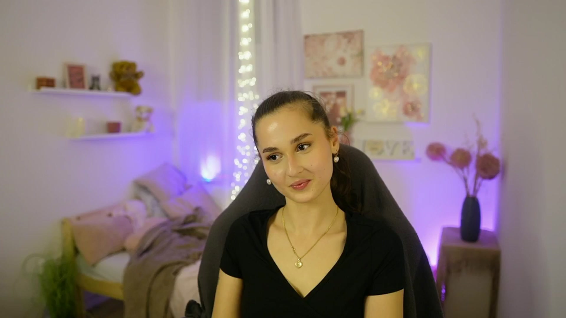 Gallery image thumbnail from Anita_Grey_'s myfreecams stream on, 11/02/2025, 22:24 image 18 of 20