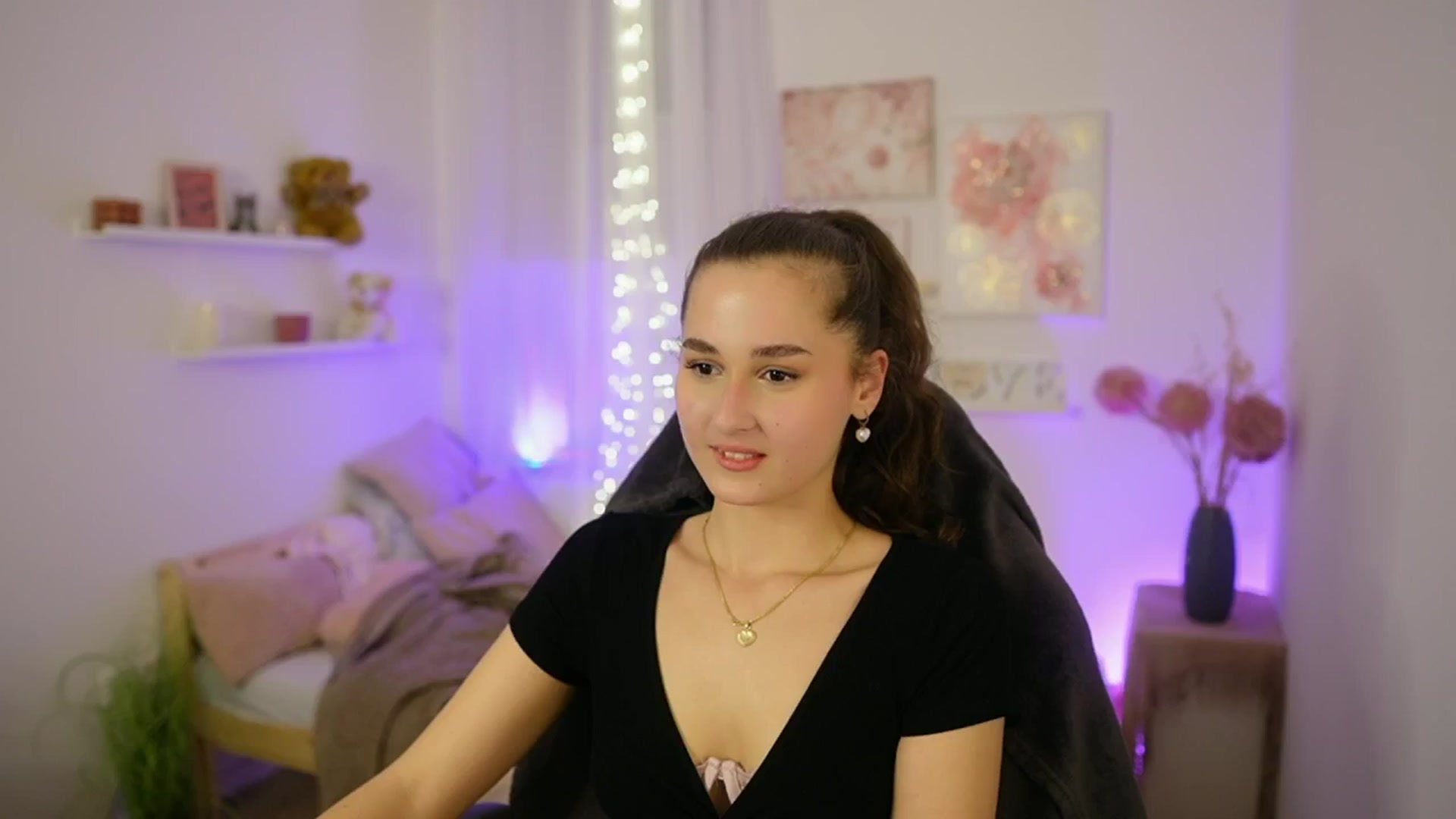 Gallery image thumbnail from Anita_Grey_'s myfreecams stream on, 11/02/2025, 23:40 image 6 of 20