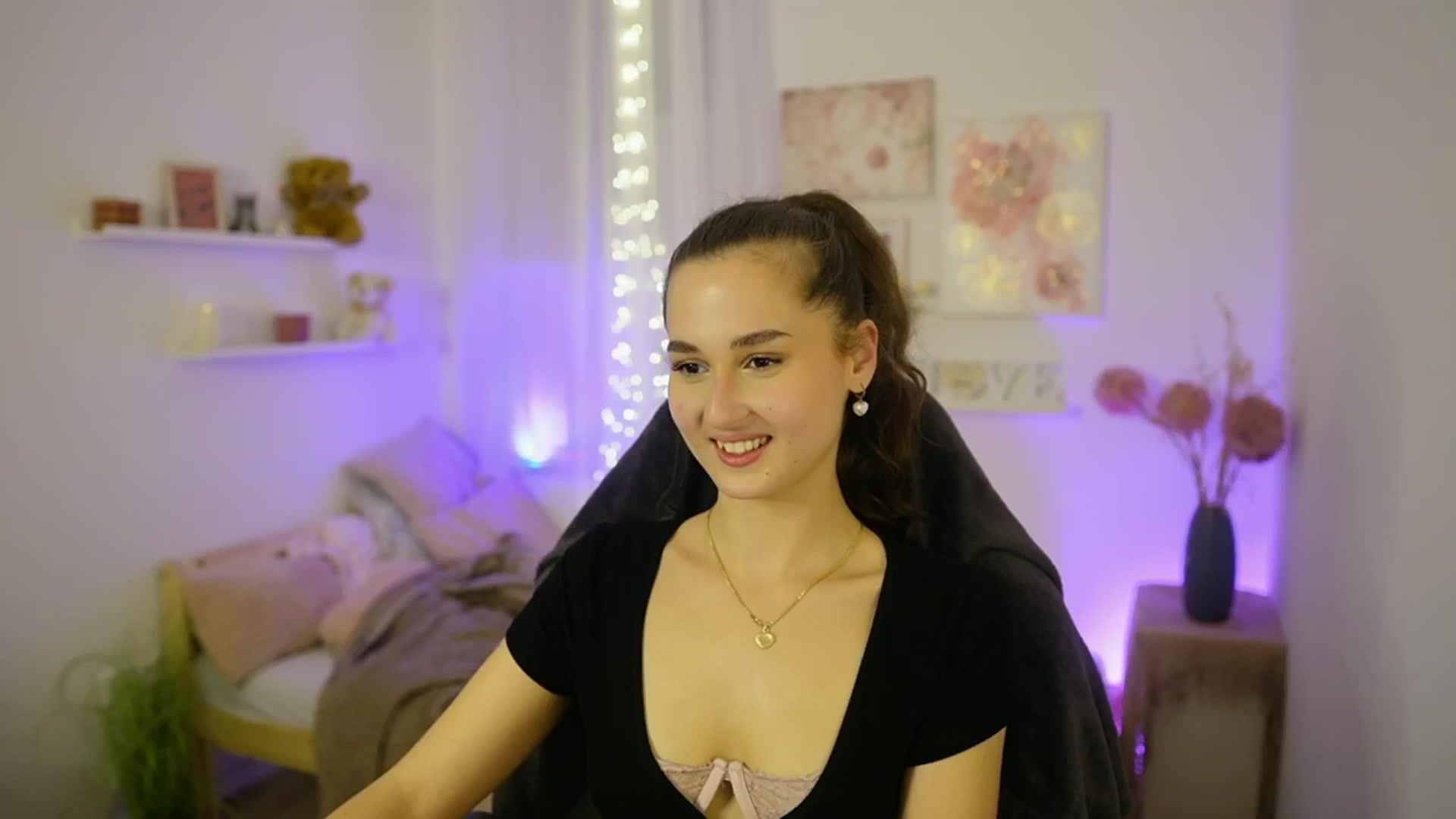 Gallery image thumbnail from Anita_Grey_'s myfreecams stream on, 11/02/2025, 23:40 image 19 of 20