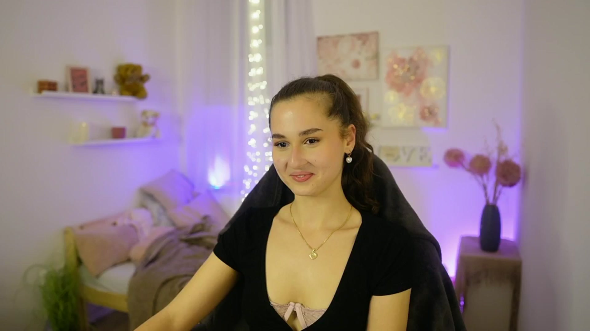 Gallery image thumbnail from Anita_Grey_'s myfreecams stream on, 11/02/2025, 23:40 image 20 of 20