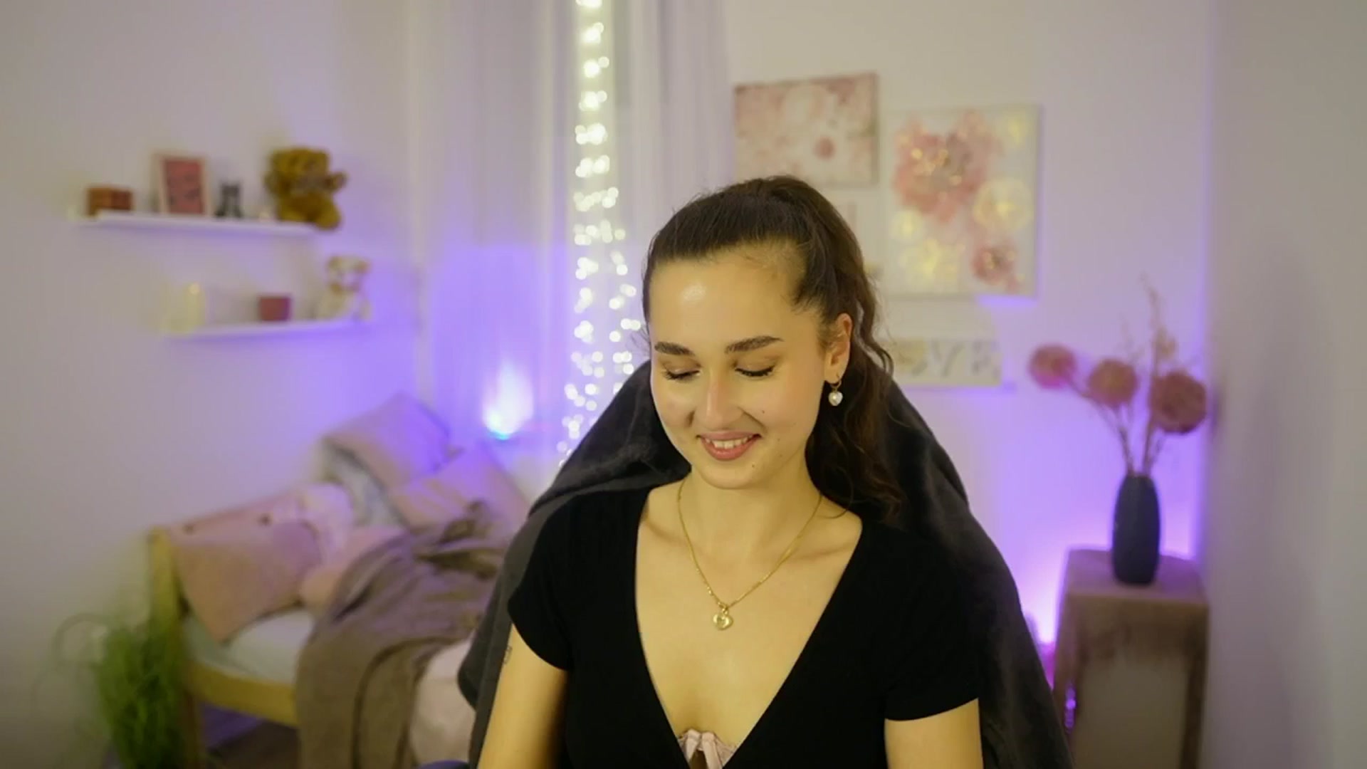 Gallery image thumbnail from Anita_Grey_'s myfreecams stream on, 11/02/2025, 23:40 image 4 of 20