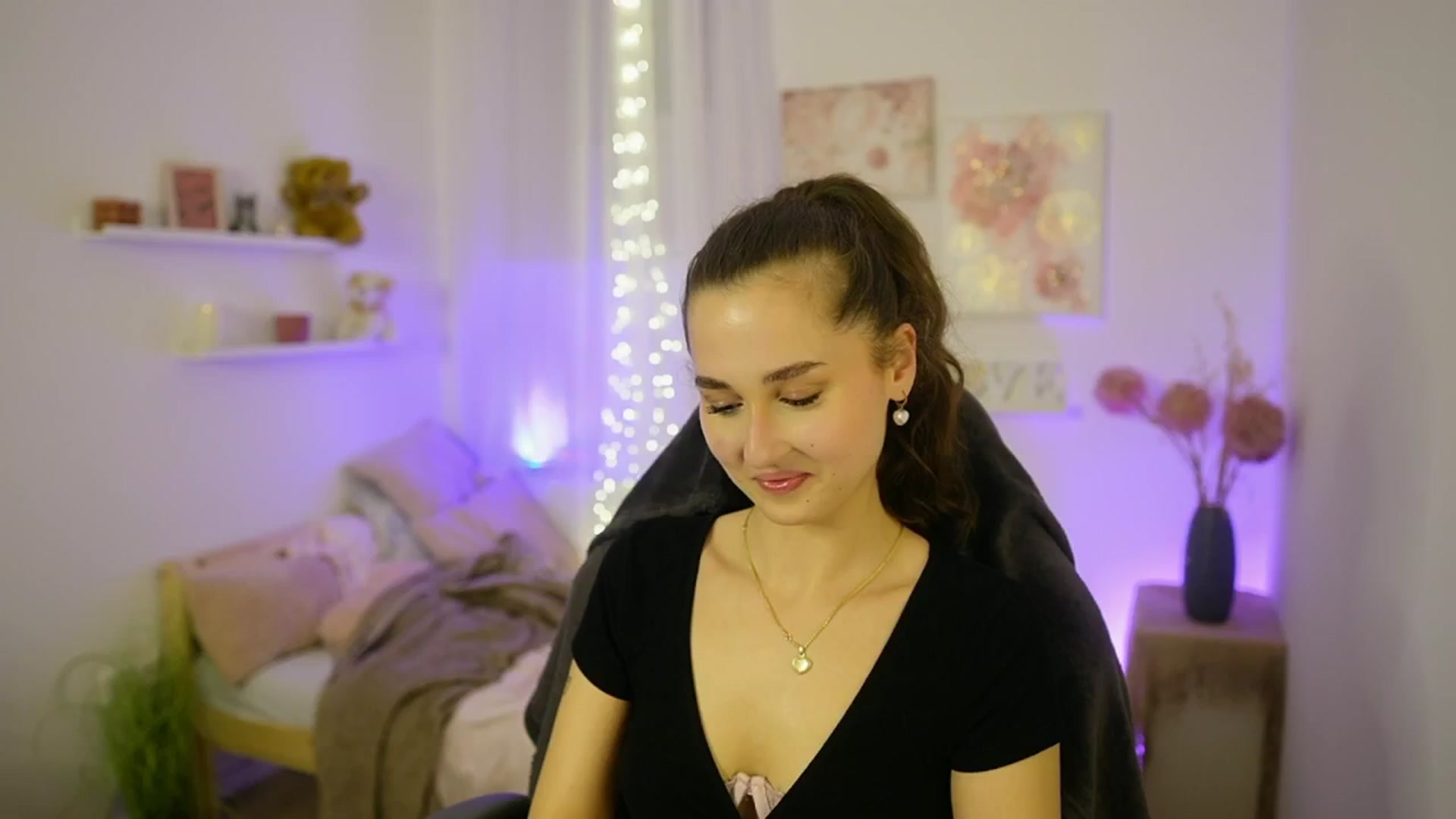 Gallery image thumbnail from Anita_Grey_'s myfreecams stream on, 11/02/2025, 23:40 image 10 of 20