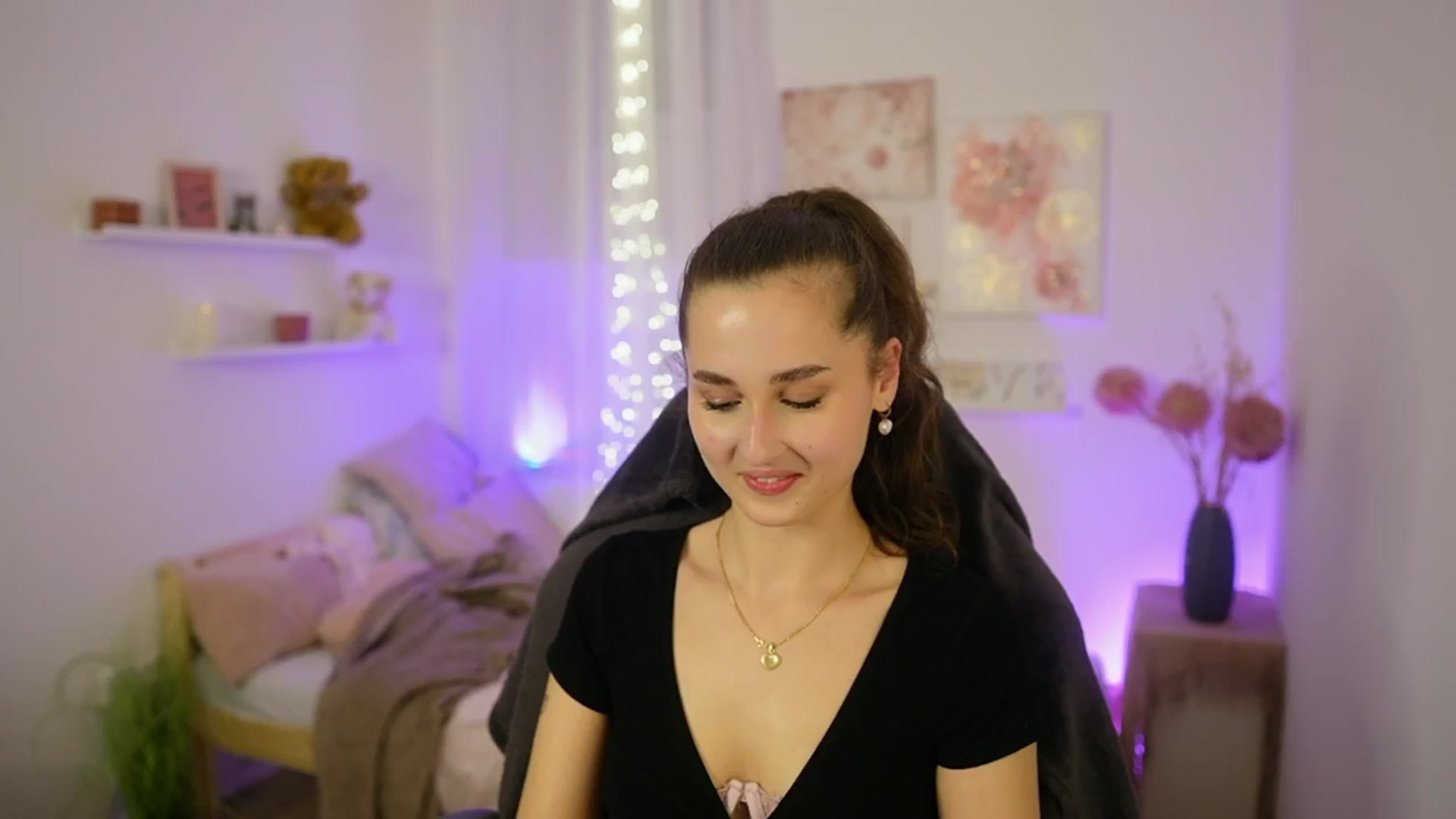Gallery image thumbnail from Anita_Grey_'s myfreecams stream on, 11/02/2025, 23:40 image 8 of 20