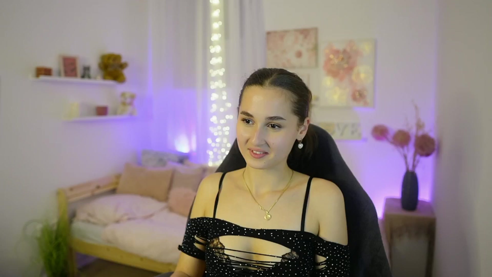 Gallery image thumbnail from Anita_Grey_'s myfreecams stream on, 11/05/2025, 24:13 image 7 of 20