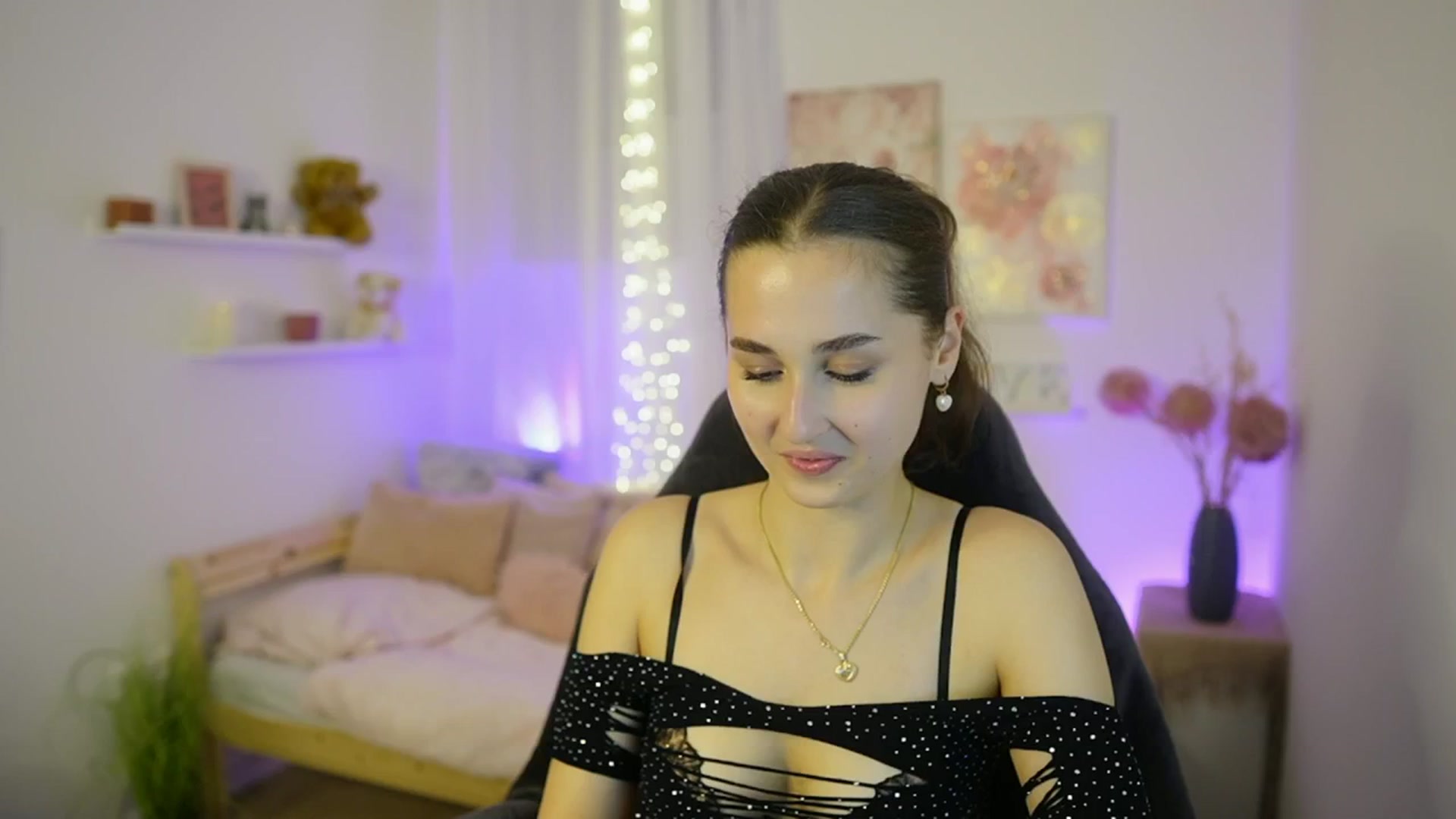Gallery image thumbnail from Anita_Grey_'s myfreecams stream on, 11/05/2025, 24:13 image 6 of 20