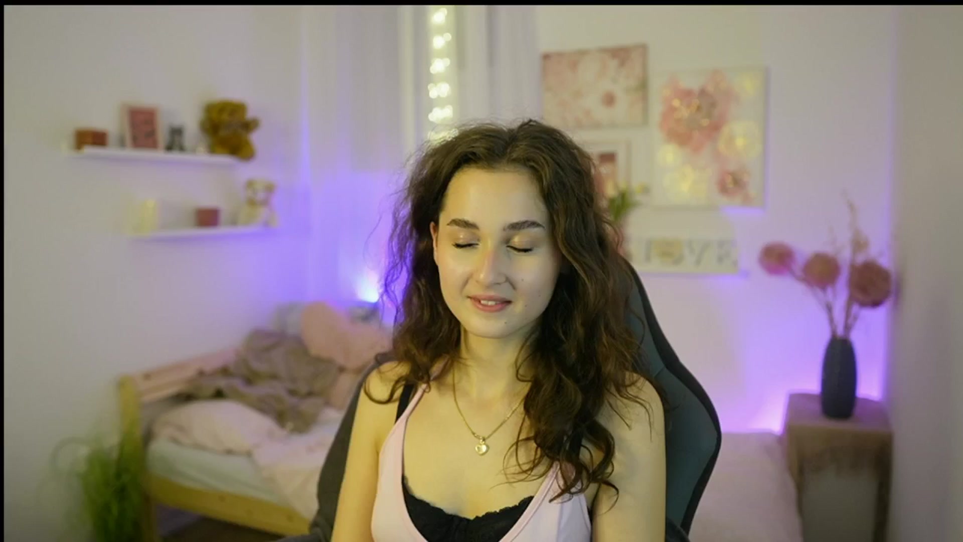 Gallery image thumbnail from Anita_Grey_'s myfreecams stream on, 11/07/2025, 24:01 image 20 of 20