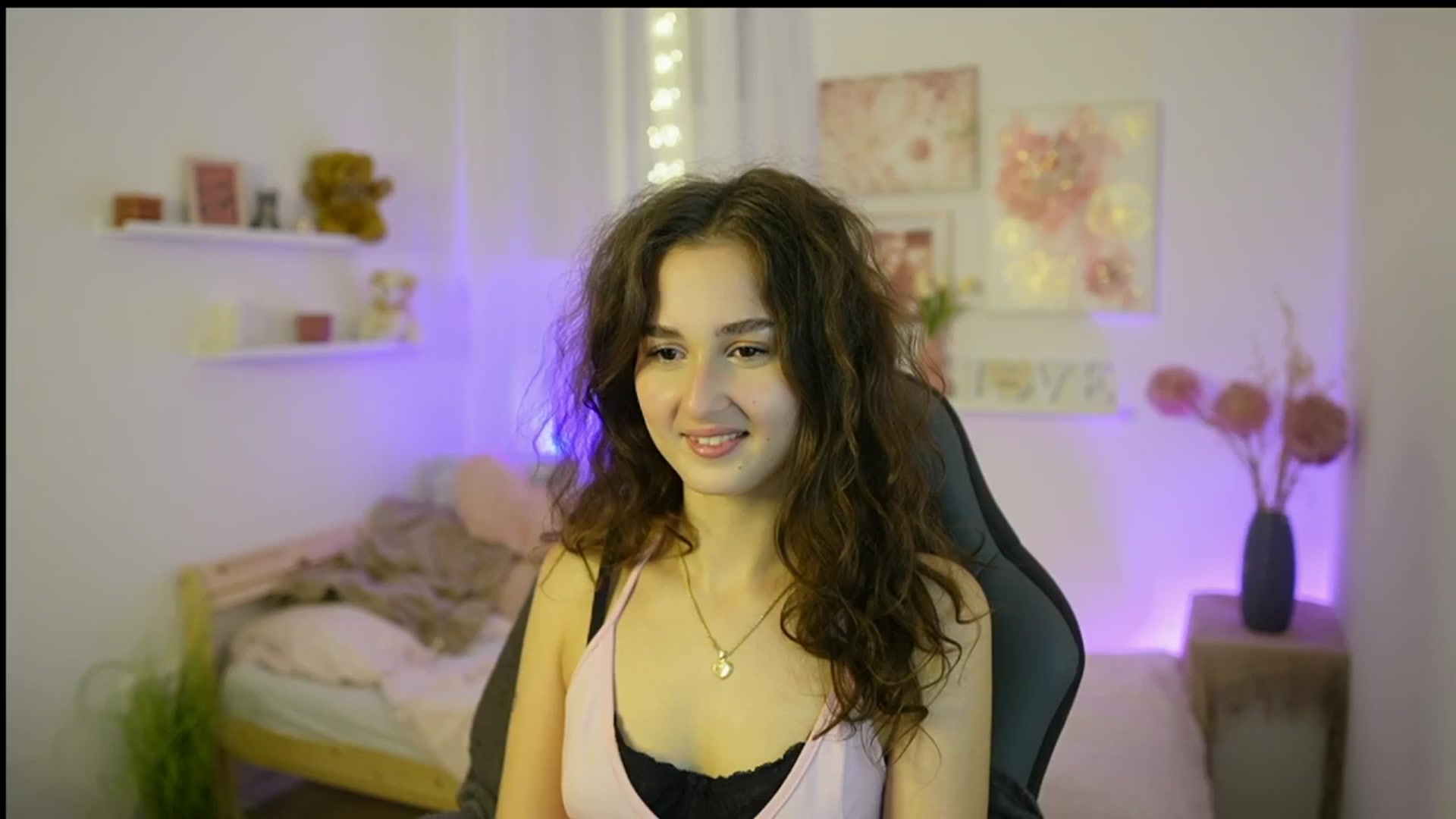 Gallery image thumbnail from Anita_Grey_'s myfreecams stream on, 11/07/2025, 24:01 image 18 of 20