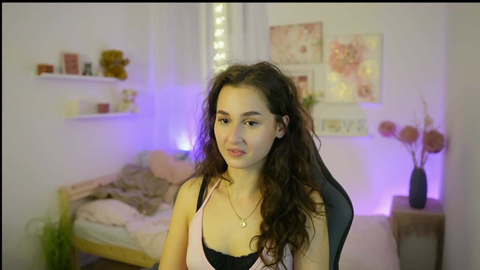 Gallery image thumbnail from Anita_Grey_'s myfreecams stream on, 11/07/2025, 01:01 image 4 of 20