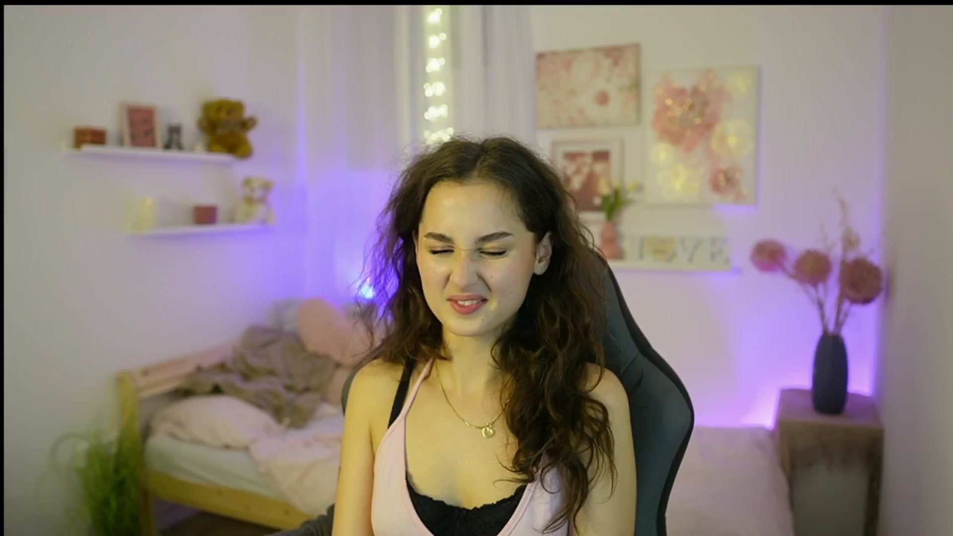 Gallery image thumbnail from Anita_Grey_'s myfreecams stream on, 11/07/2025, 01:01 image 18 of 20