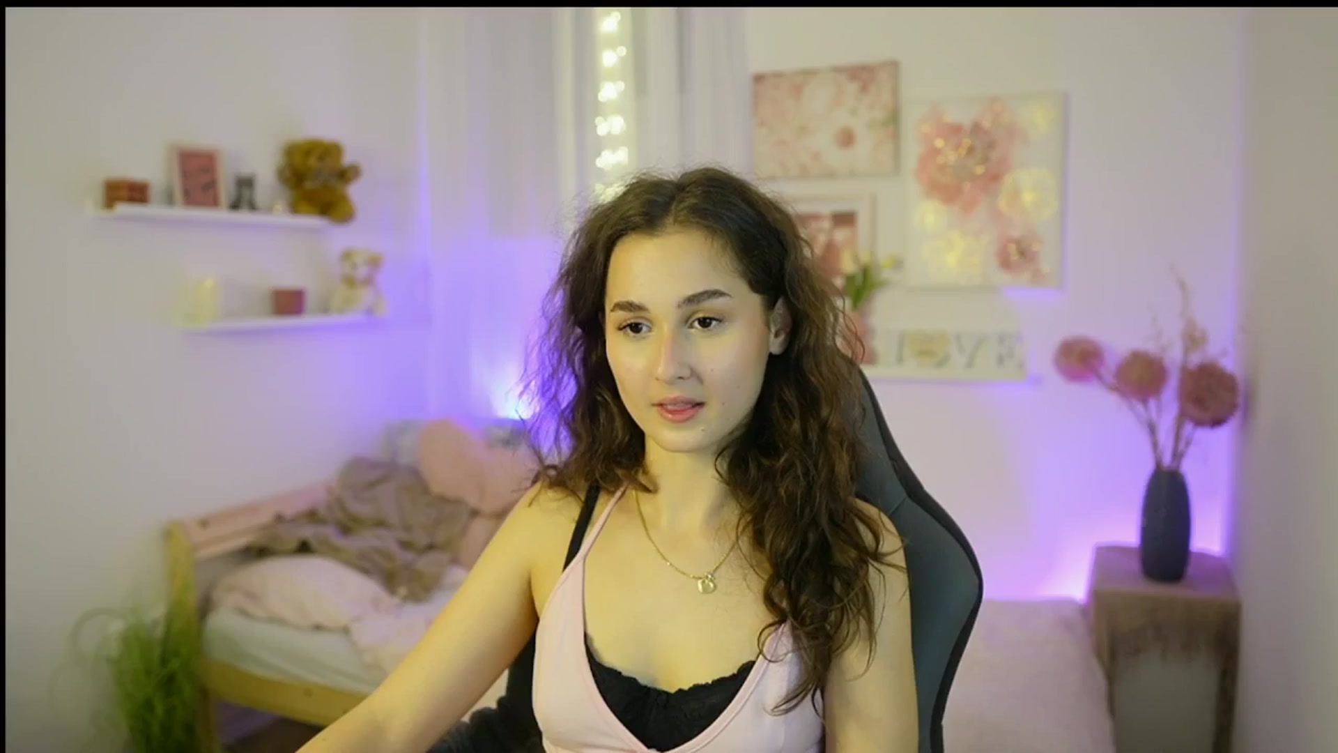 Gallery image thumbnail from Anita_Grey_'s myfreecams stream on, 11/07/2025, 01:01 image 20 of 20