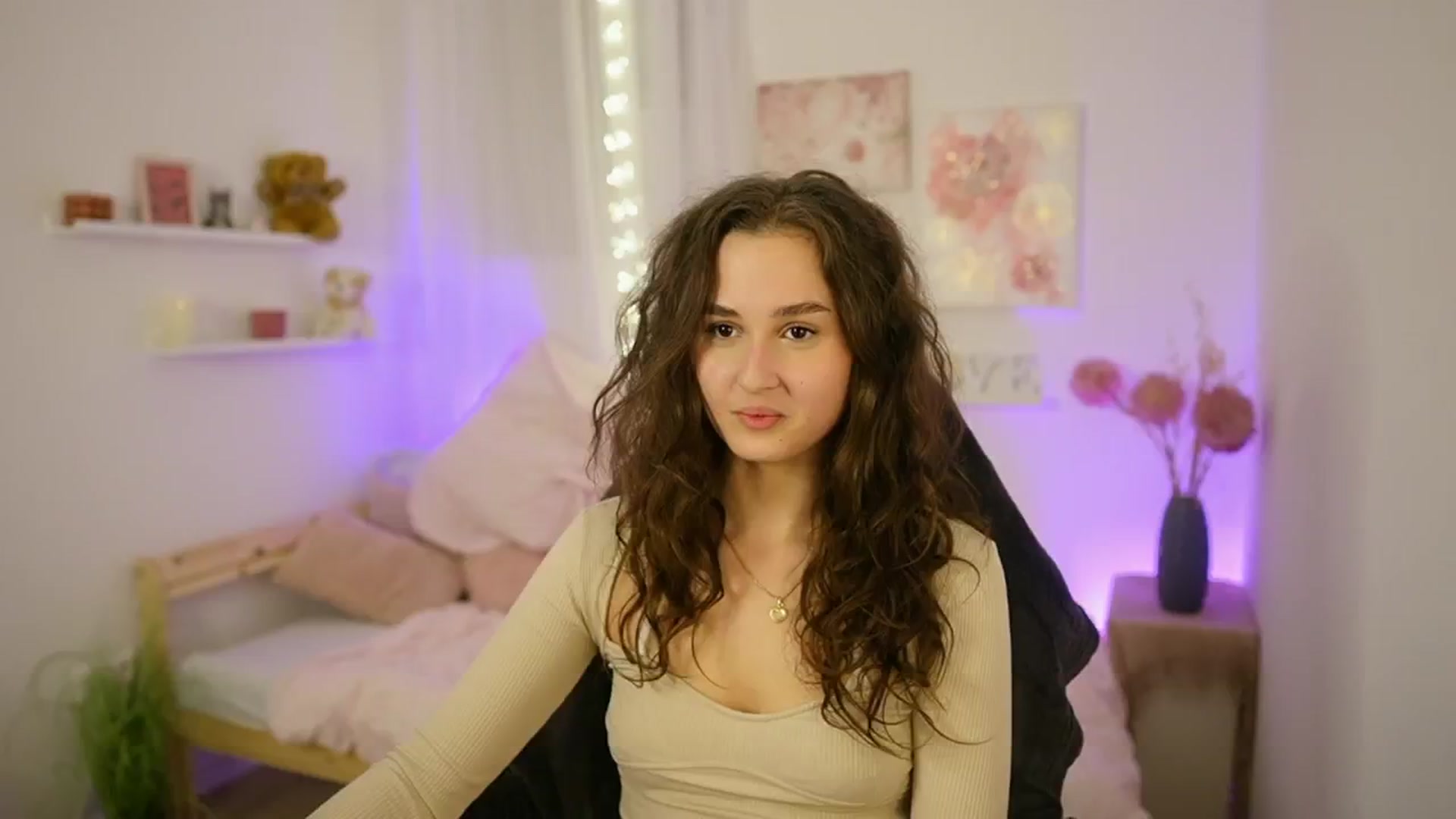 Gallery image thumbnail from Anita_Grey_'s myfreecams stream on, 11/08/2025, 24:03 image 2 of 20