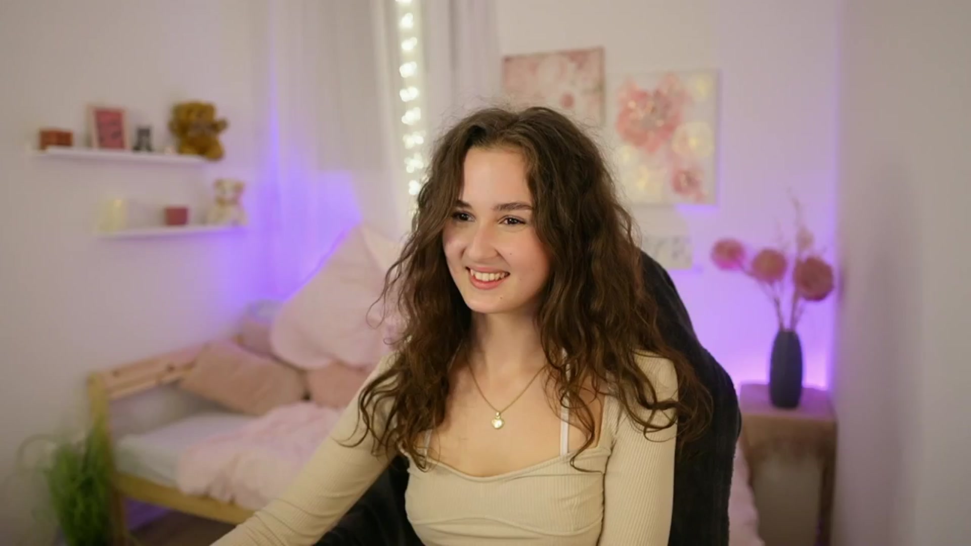 Gallery image thumbnail from Anita_Grey_'s myfreecams stream on, 11/08/2025, 24:03 image 13 of 20