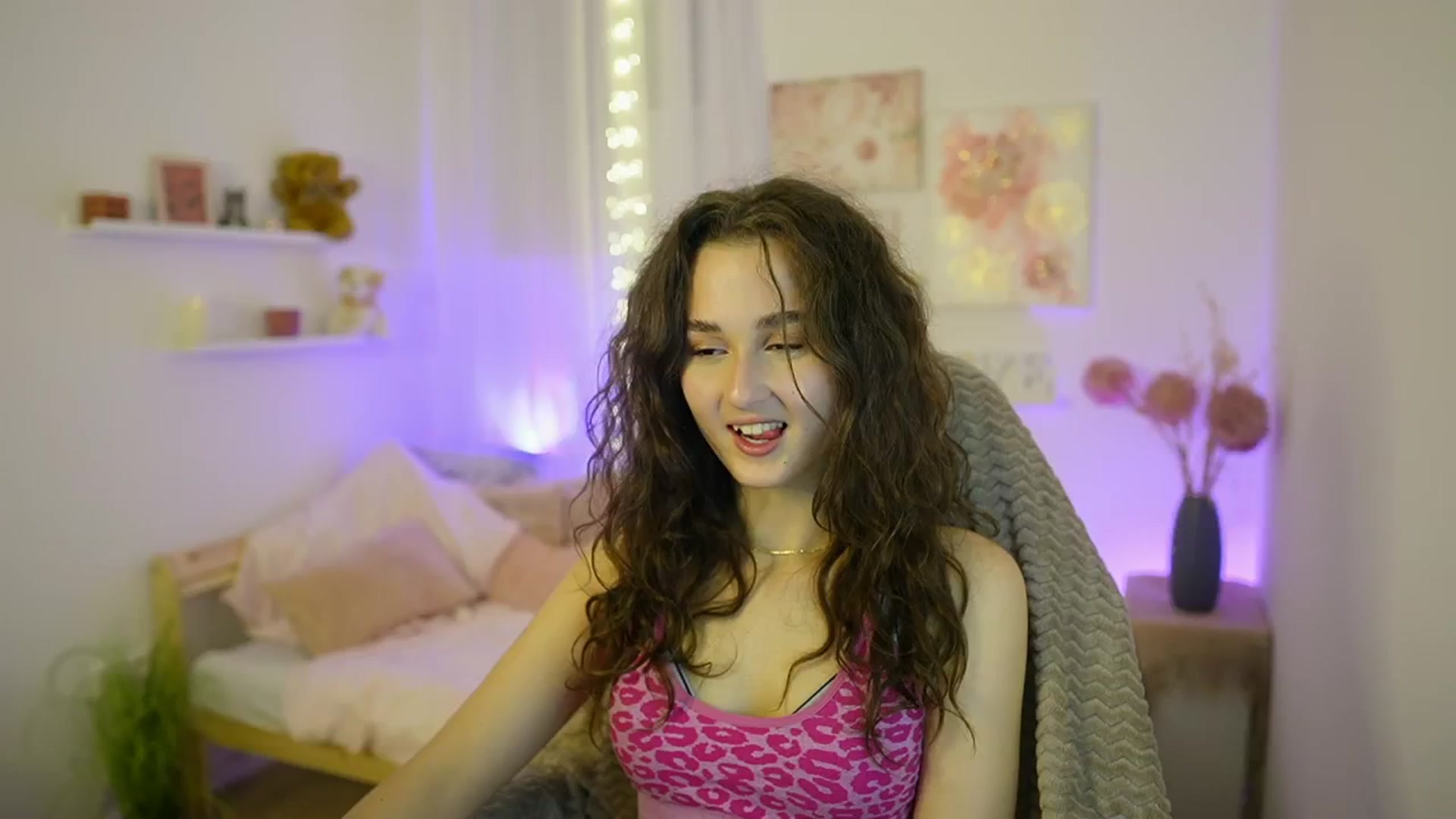 Gallery image thumbnail from Anita_Grey_'s myfreecams stream on, 11/09/2025, 20:57 image 2 of 20