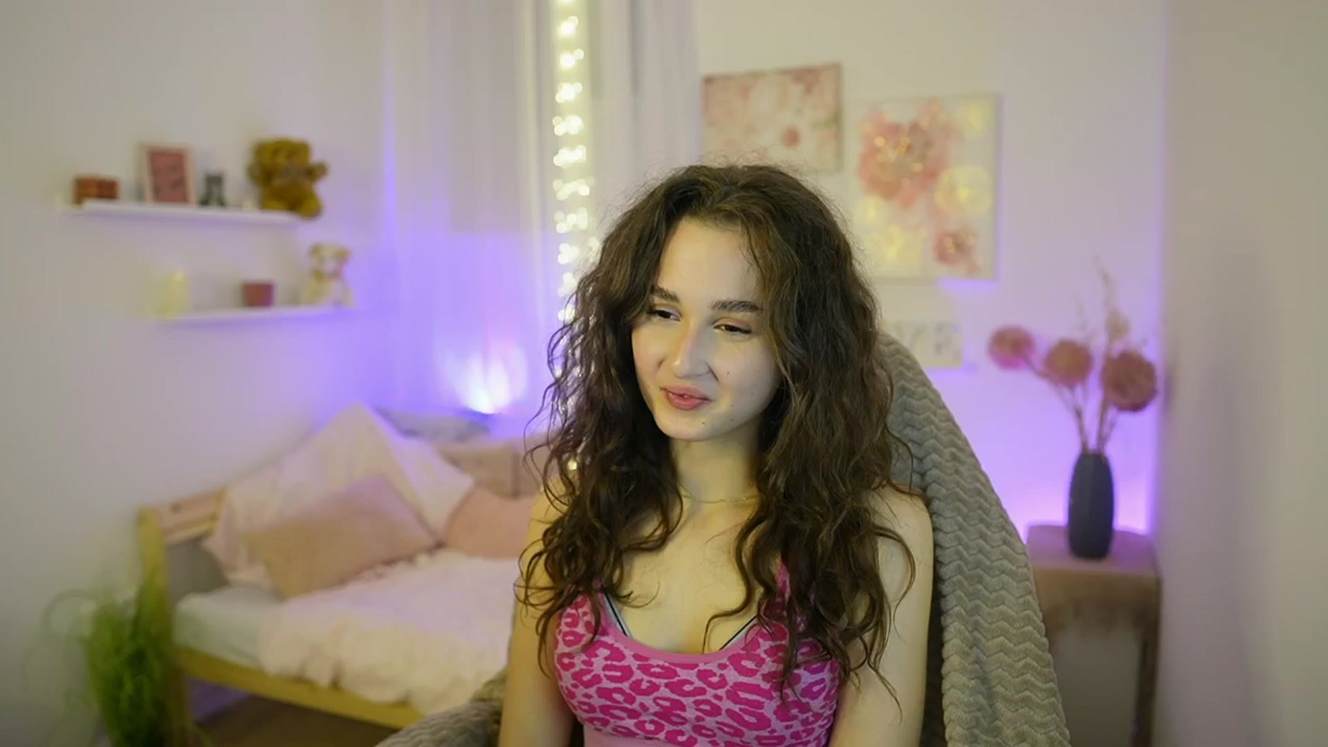 Gallery image thumbnail from Anita_Grey_'s myfreecams stream on, 11/09/2025, 20:57 image 1 of 20
