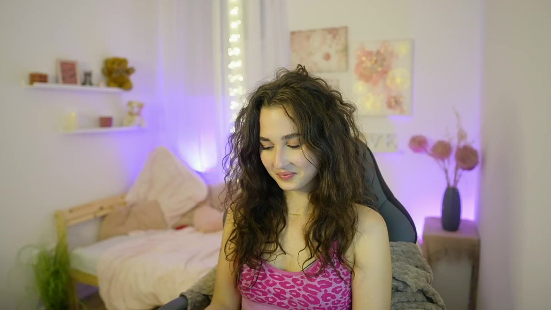 Gallery image thumbnail from Anita_Grey_'s myfreecams stream on, 11/09/2025, 23:50 image 3 of 20