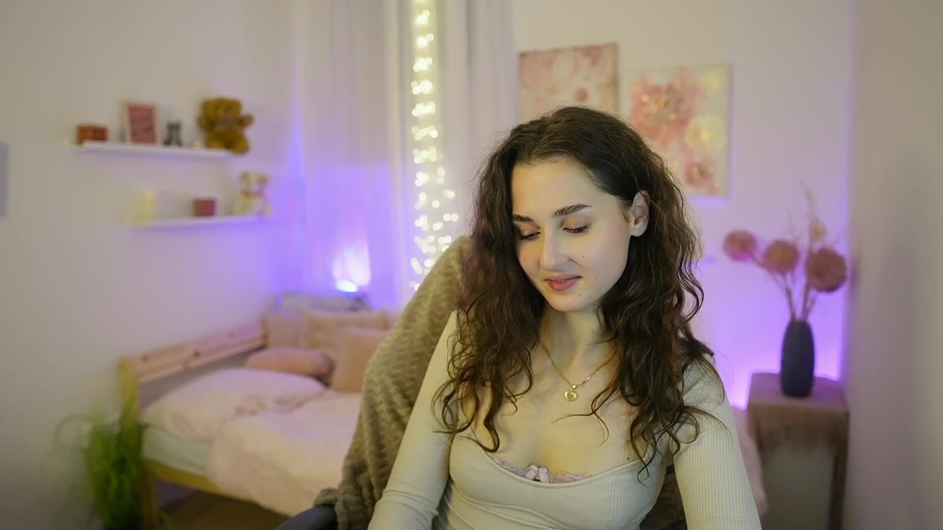 Gallery image thumbnail from Anita_Grey_'s myfreecams stream on, 11/10/2025, 21:17 image 16 of 20