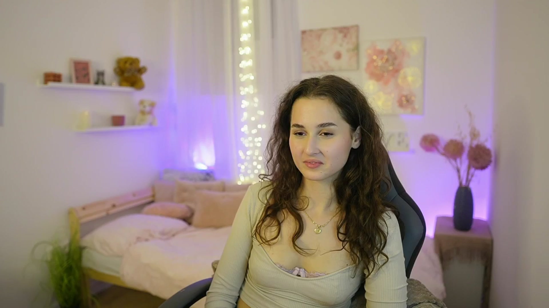 Gallery image thumbnail from Anita_Grey_'s myfreecams stream on, 11/10/2025, 21:17 image 19 of 20