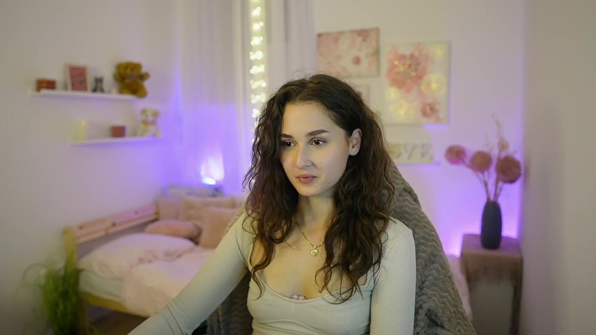 Gallery image thumbnail from Anita_Grey_'s myfreecams stream on, 11/10/2025, 21:17 image 5 of 20