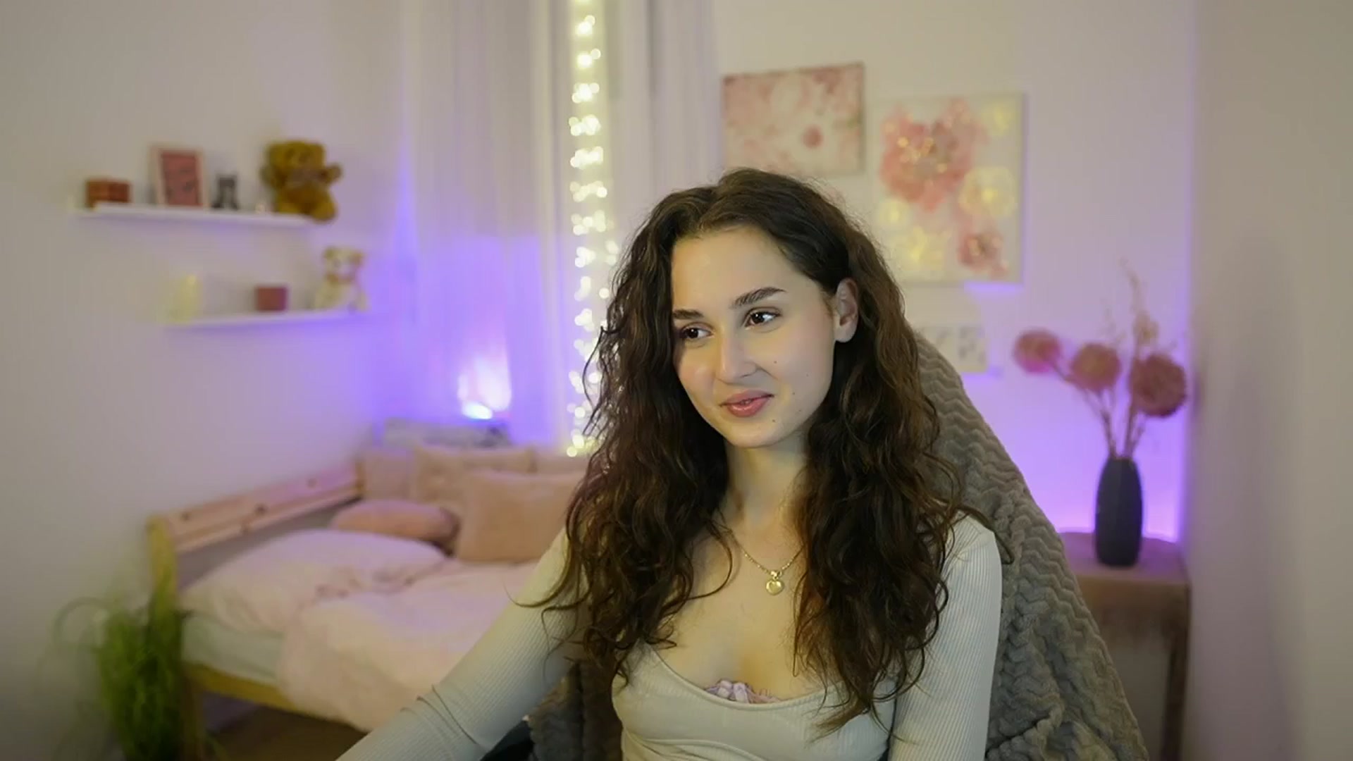 Gallery image thumbnail from Anita_Grey_'s myfreecams stream on, 11/10/2025, 21:17 image 1 of 20