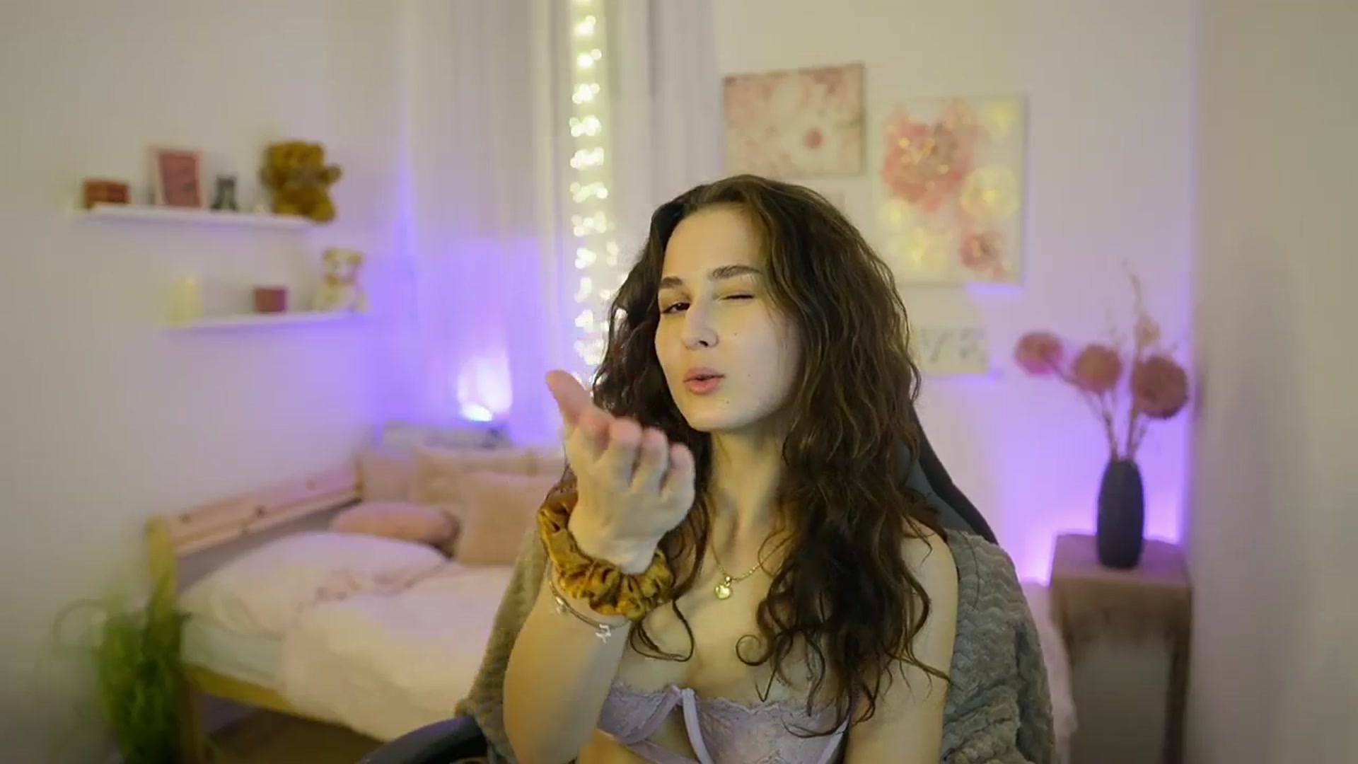 Gallery image thumbnail from Anita_Grey_'s myfreecams stream on, 11/10/2025, 21:17 image 7 of 20
