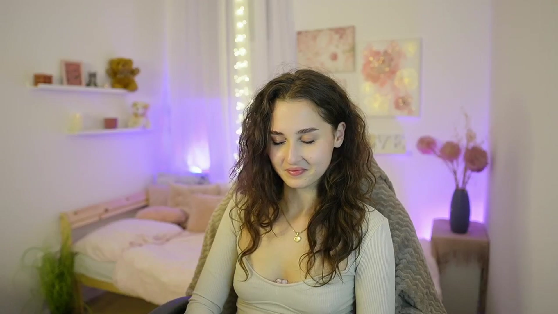Gallery image thumbnail from Anita_Grey_'s myfreecams stream on, 11/10/2025, 21:17 image 4 of 20