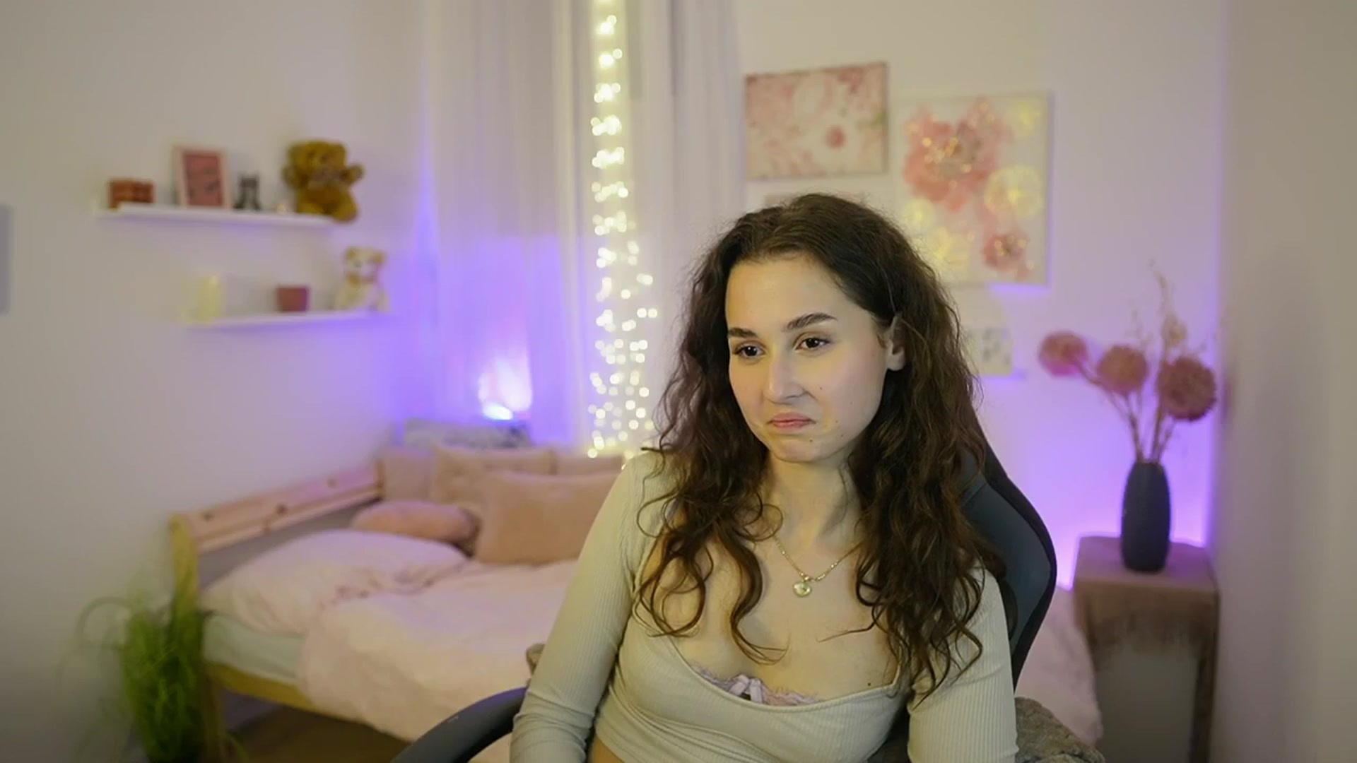 Gallery image thumbnail from Anita_Grey_'s myfreecams stream on, 11/10/2025, 21:17 image 20 of 20