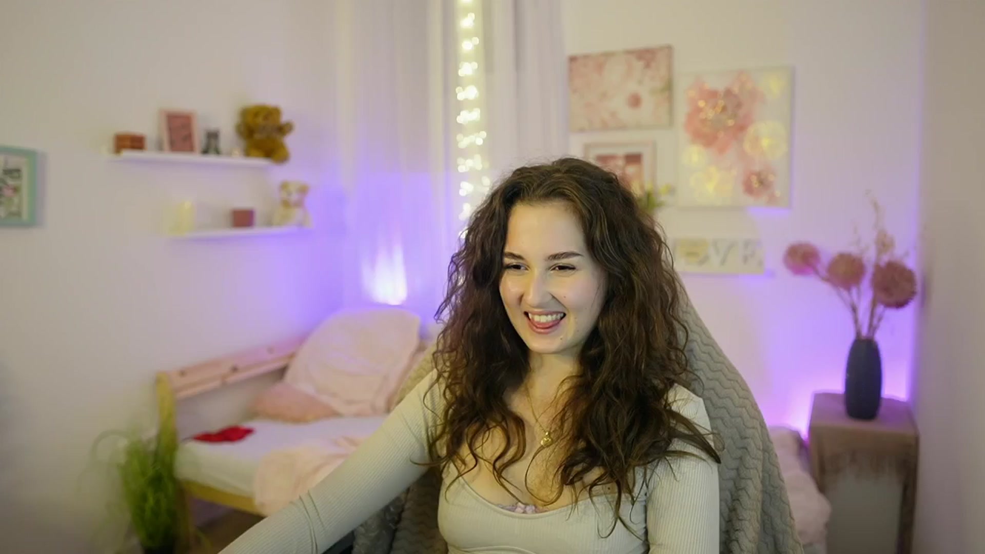 Gallery image thumbnail from Anita_Grey_'s myfreecams stream on, 11/11/2025, 24:01 image 4 of 20