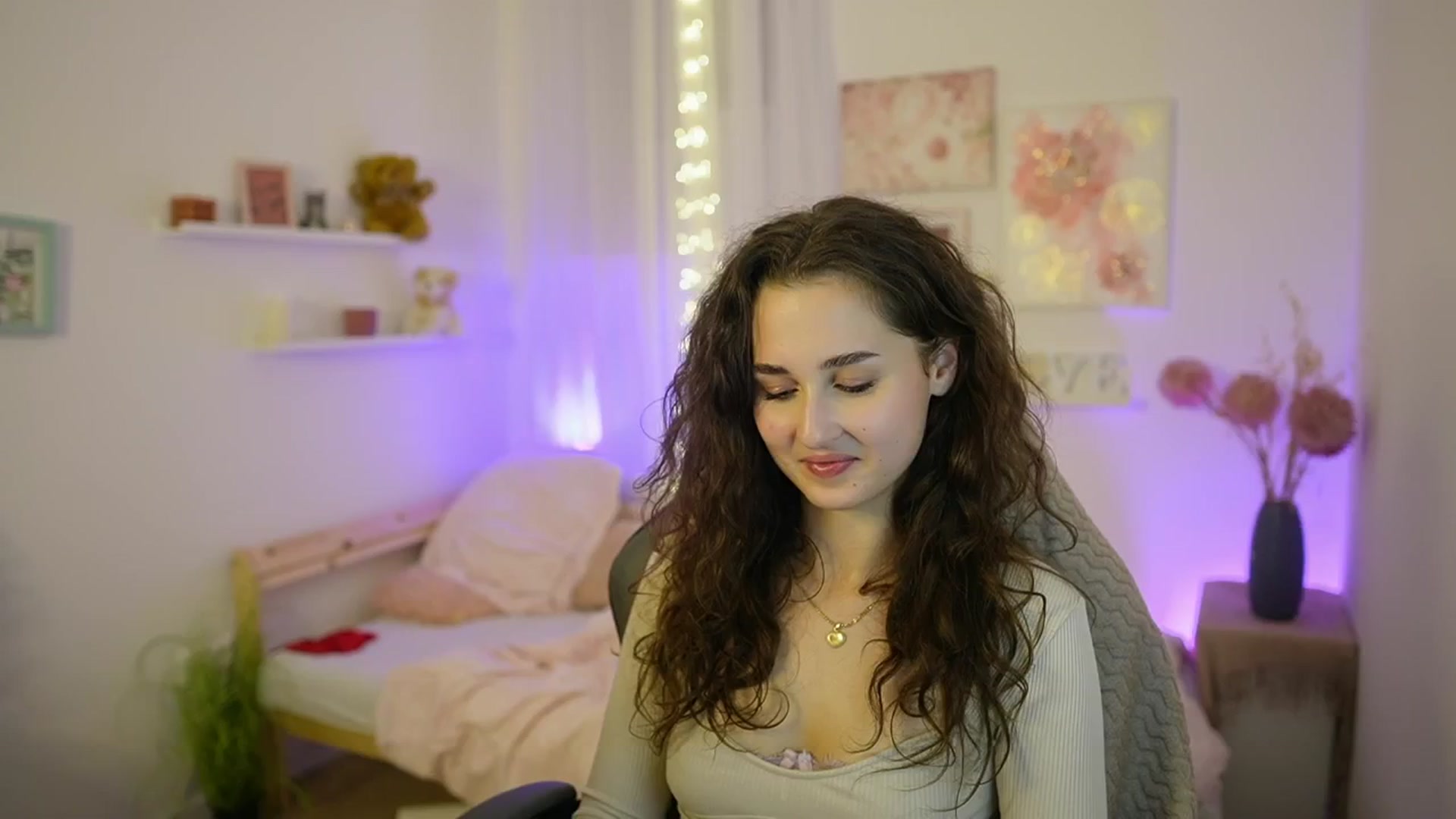 Gallery image thumbnail from Anita_Grey_'s myfreecams stream on, 11/11/2025, 24:01 image 15 of 20