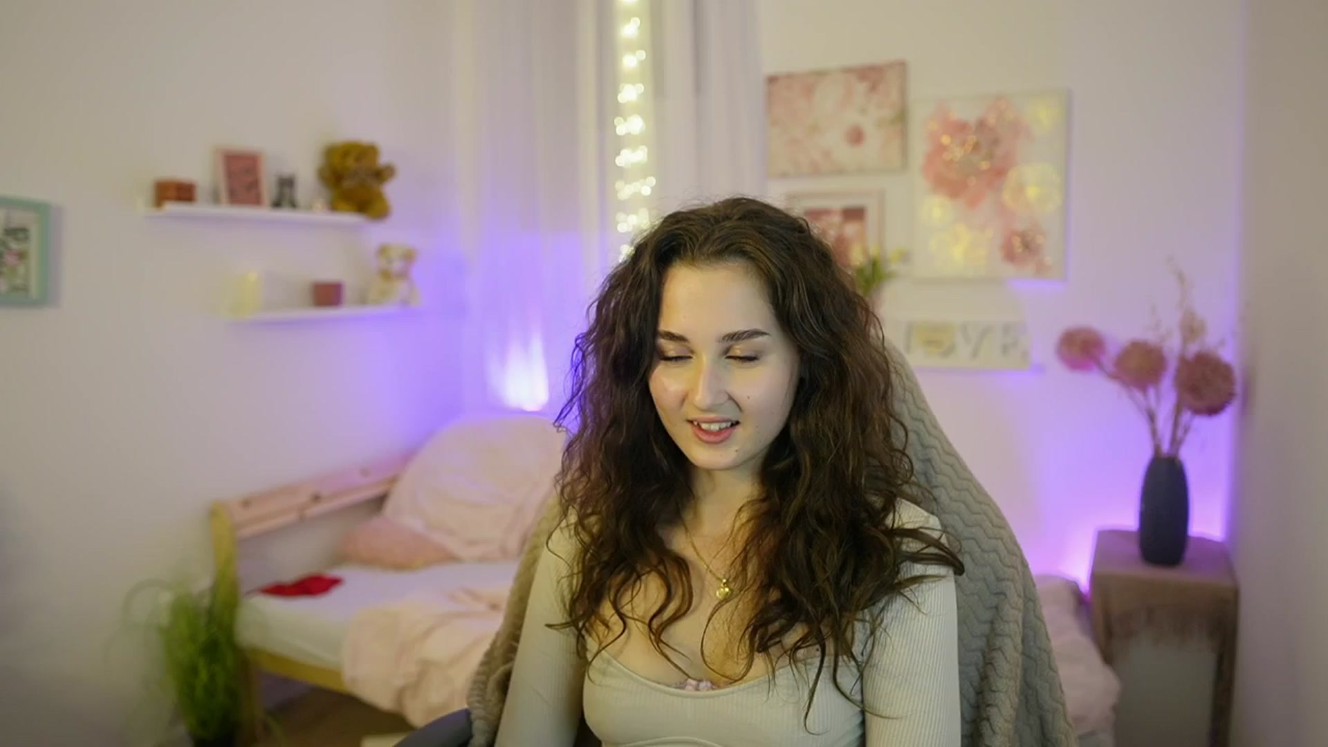 Gallery image thumbnail from Anita_Grey_'s myfreecams stream on, 11/11/2025, 24:01 image 3 of 20