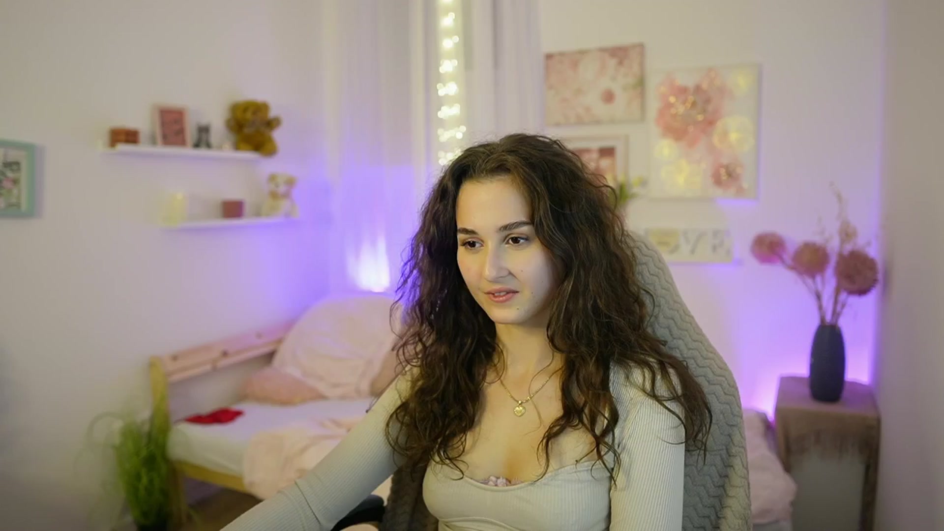 Gallery image thumbnail from Anita_Grey_'s myfreecams stream on, 11/11/2025, 24:01 image 10 of 20
