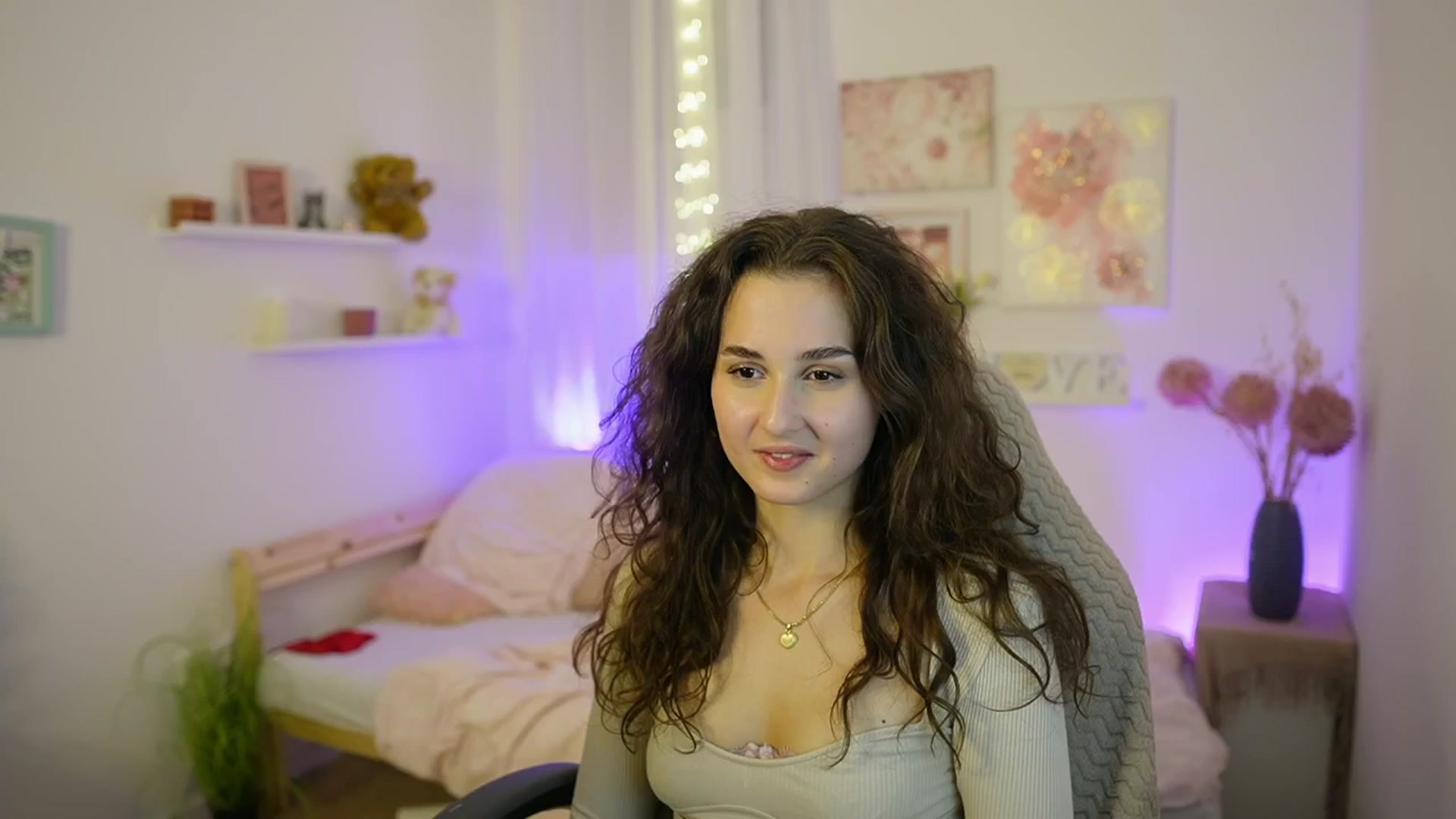 Gallery image thumbnail from Anita_Grey_'s myfreecams stream on, 11/11/2025, 24:01 image 9 of 20