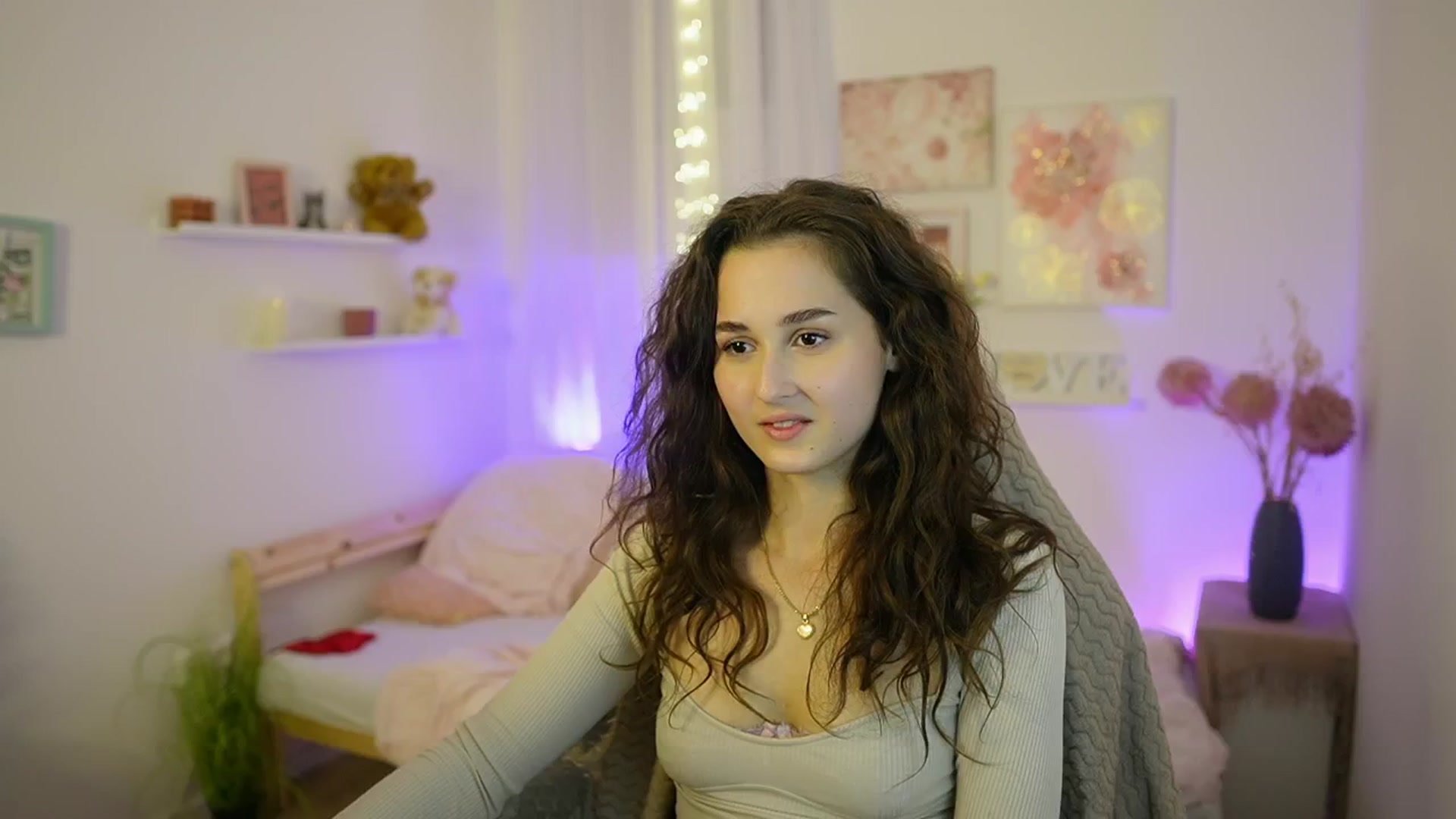 Gallery image thumbnail from Anita_Grey_'s myfreecams stream on, 11/11/2025, 24:01 image 1 of 20