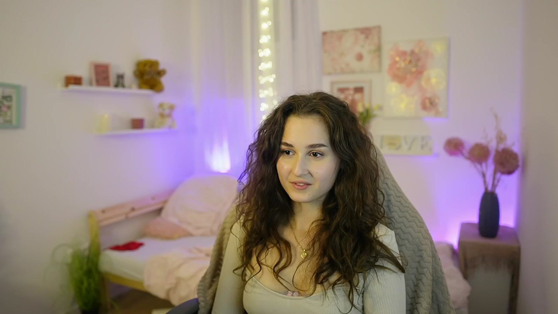 Gallery image thumbnail from Anita_Grey_'s myfreecams stream on, 11/11/2025, 24:01 image 5 of 20