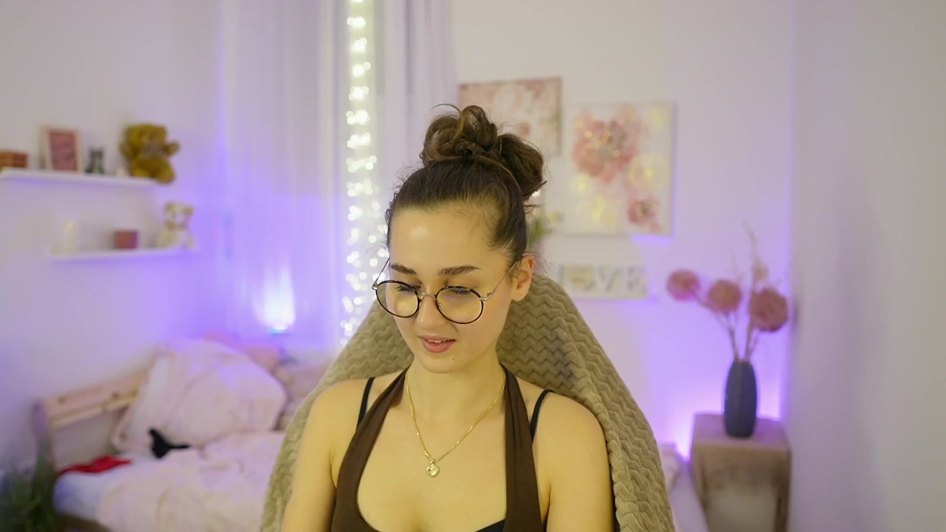Gallery image thumbnail from Anita_Grey_'s myfreecams stream on, 11/12/2025, 21:45 image 18 of 20