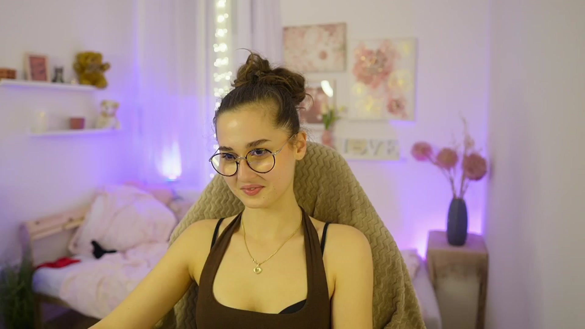 Gallery image thumbnail from Anita_Grey_'s myfreecams stream on, 11/13/2025, 02:52 image 9 of 20