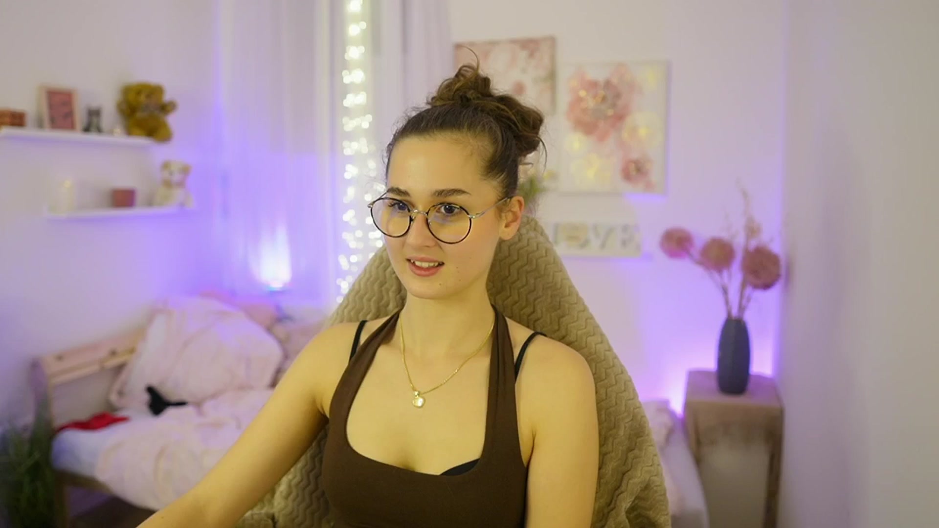 Gallery image thumbnail from Anita_Grey_'s myfreecams stream on, 11/13/2025, 02:52 image 14 of 20