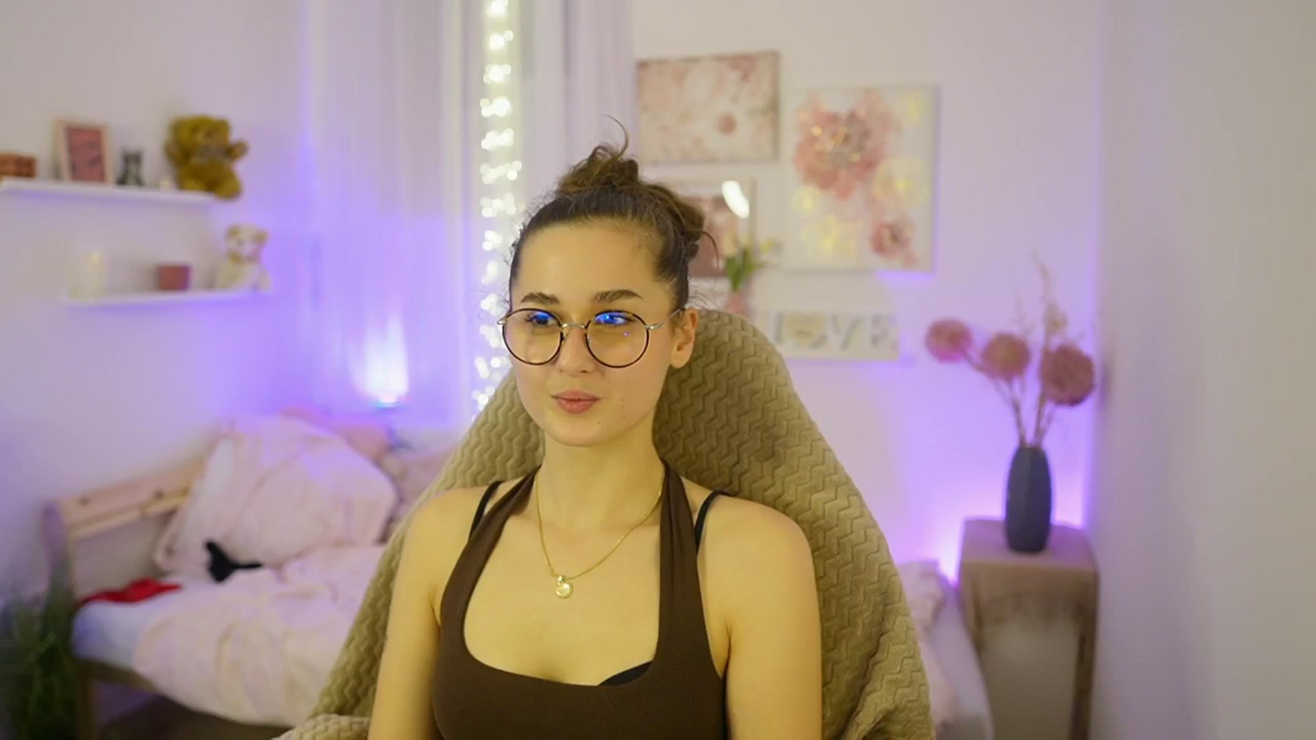 Gallery image thumbnail from Anita_Grey_'s myfreecams stream on, 11/13/2025, 02:52 image 18 of 20