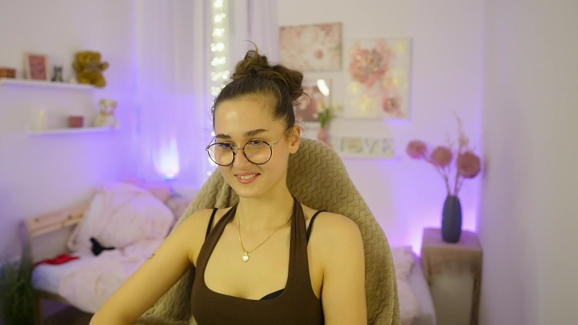 Gallery image thumbnail from Anita_Grey_'s myfreecams stream on, 11/13/2025, 02:52 image 12 of 20