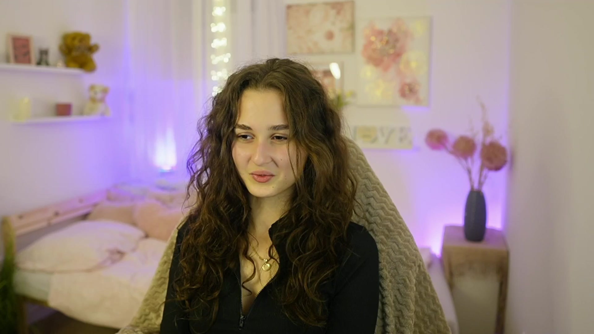 Gallery image thumbnail from Anita_Grey_'s myfreecams stream on, 11/13/2025, 21:29 image 3 of 20