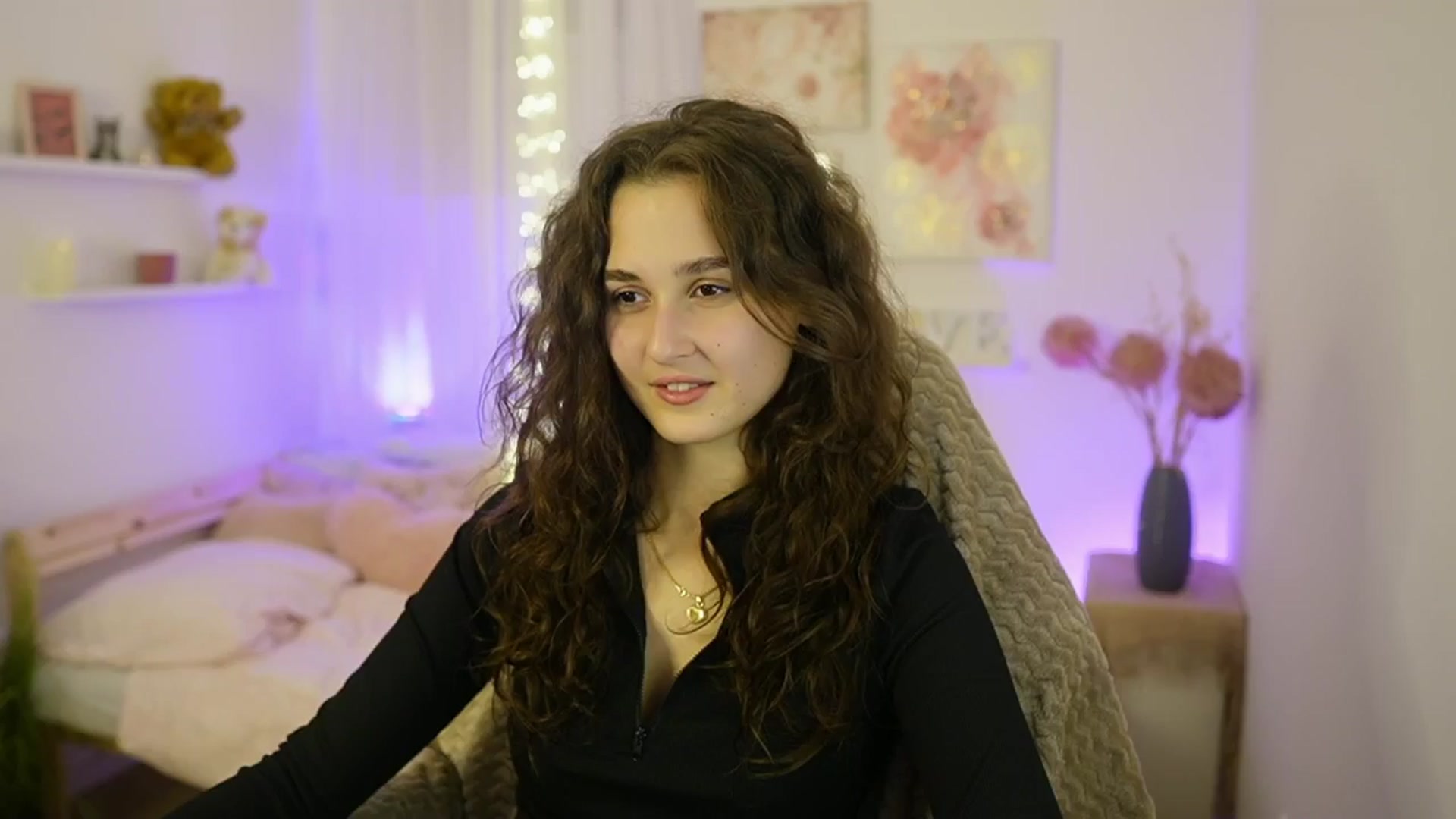 Gallery image thumbnail from Anita_Grey_'s myfreecams stream on, 11/13/2025, 21:29 image 16 of 20