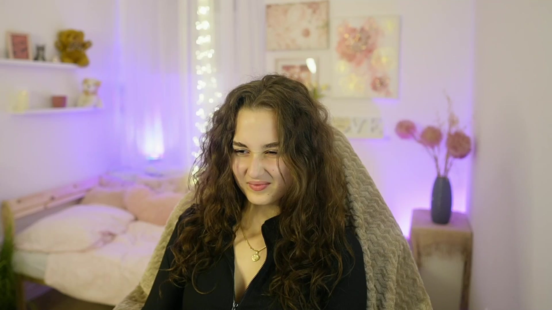 Gallery image thumbnail from Anita_Grey_'s myfreecams stream on, 11/13/2025, 21:29 image 13 of 20