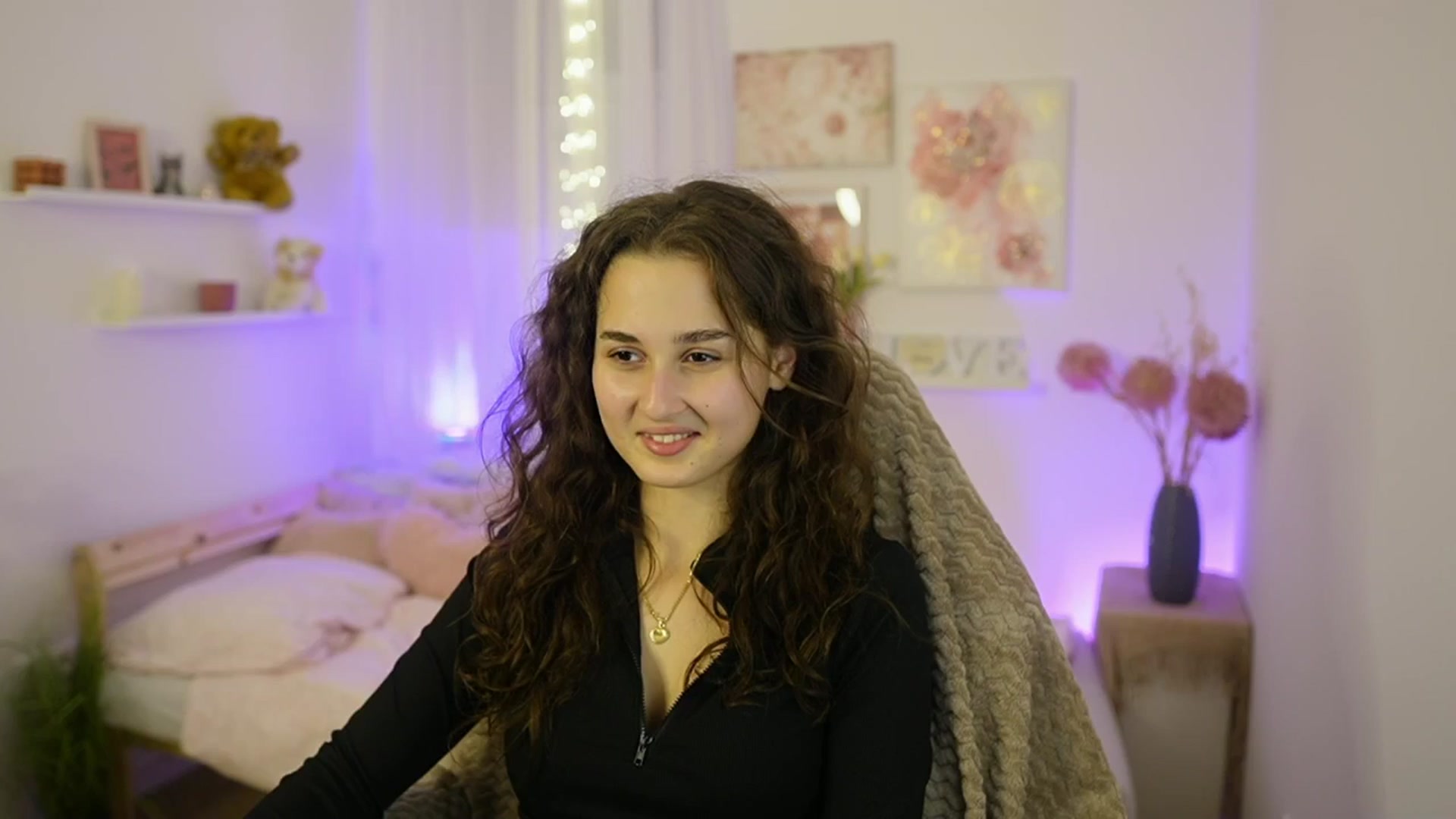 Gallery image thumbnail from Anita_Grey_'s myfreecams stream on, 11/13/2025, 21:56 image 17 of 20