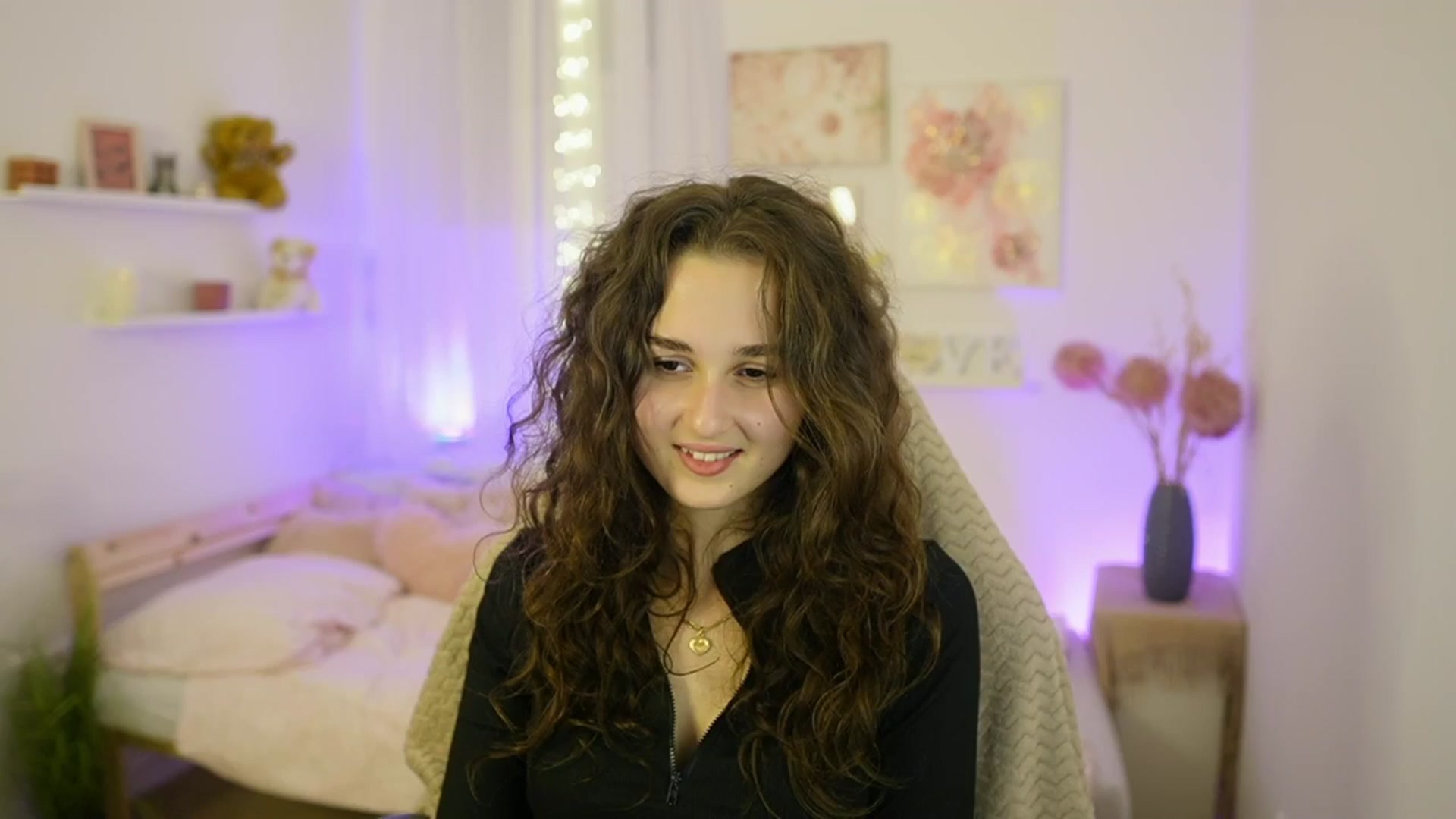 Gallery image thumbnail from Anita_Grey_'s myfreecams stream on, 11/14/2025, 24:15 image 17 of 20