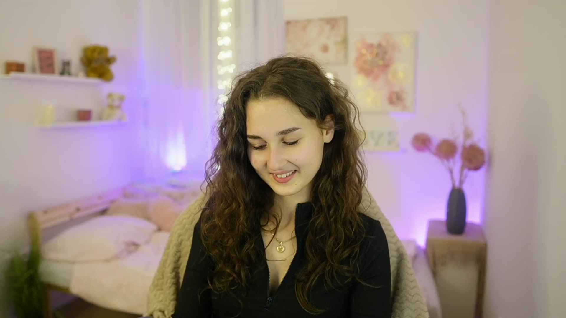 Gallery image thumbnail from Anita_Grey_'s myfreecams stream on, 11/14/2025, 24:15 image 7 of 20